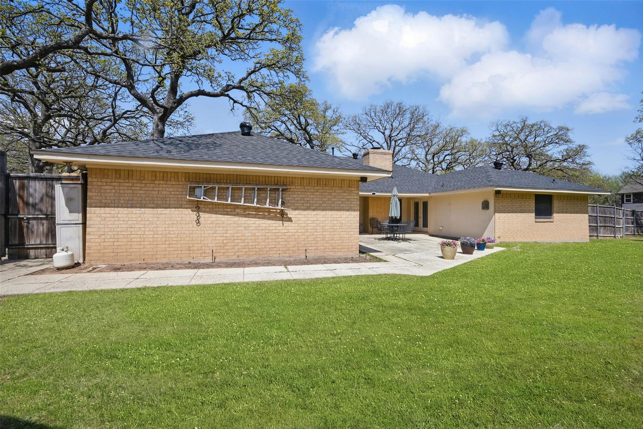 3620 Red Oak Drive