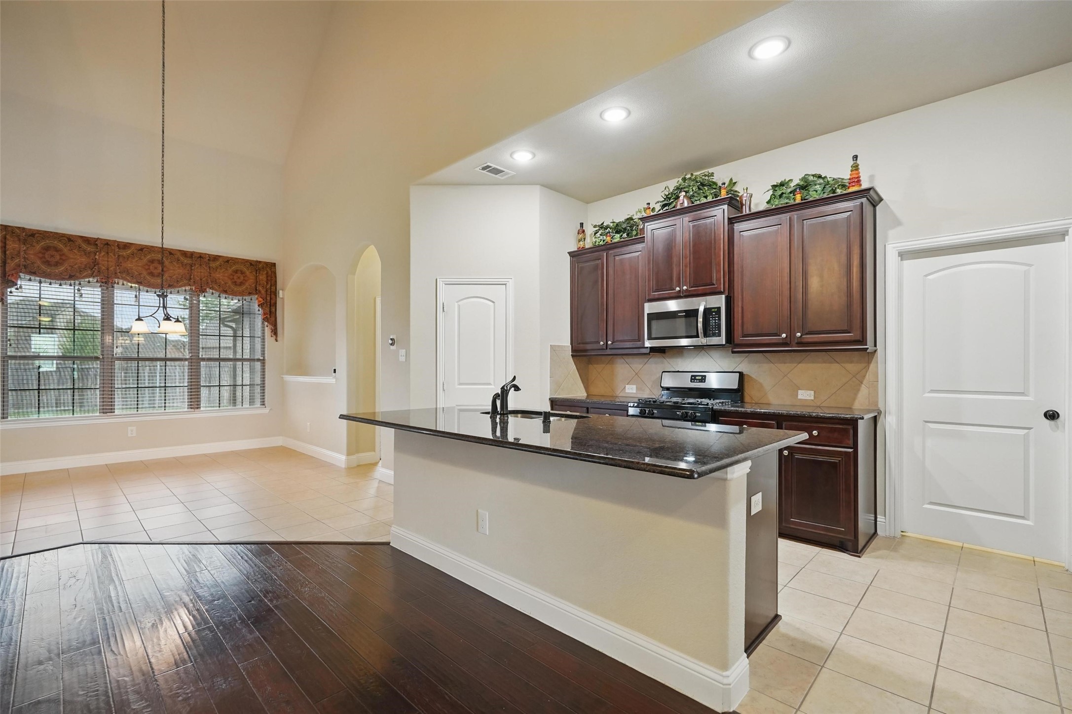 284 Arbury Drive