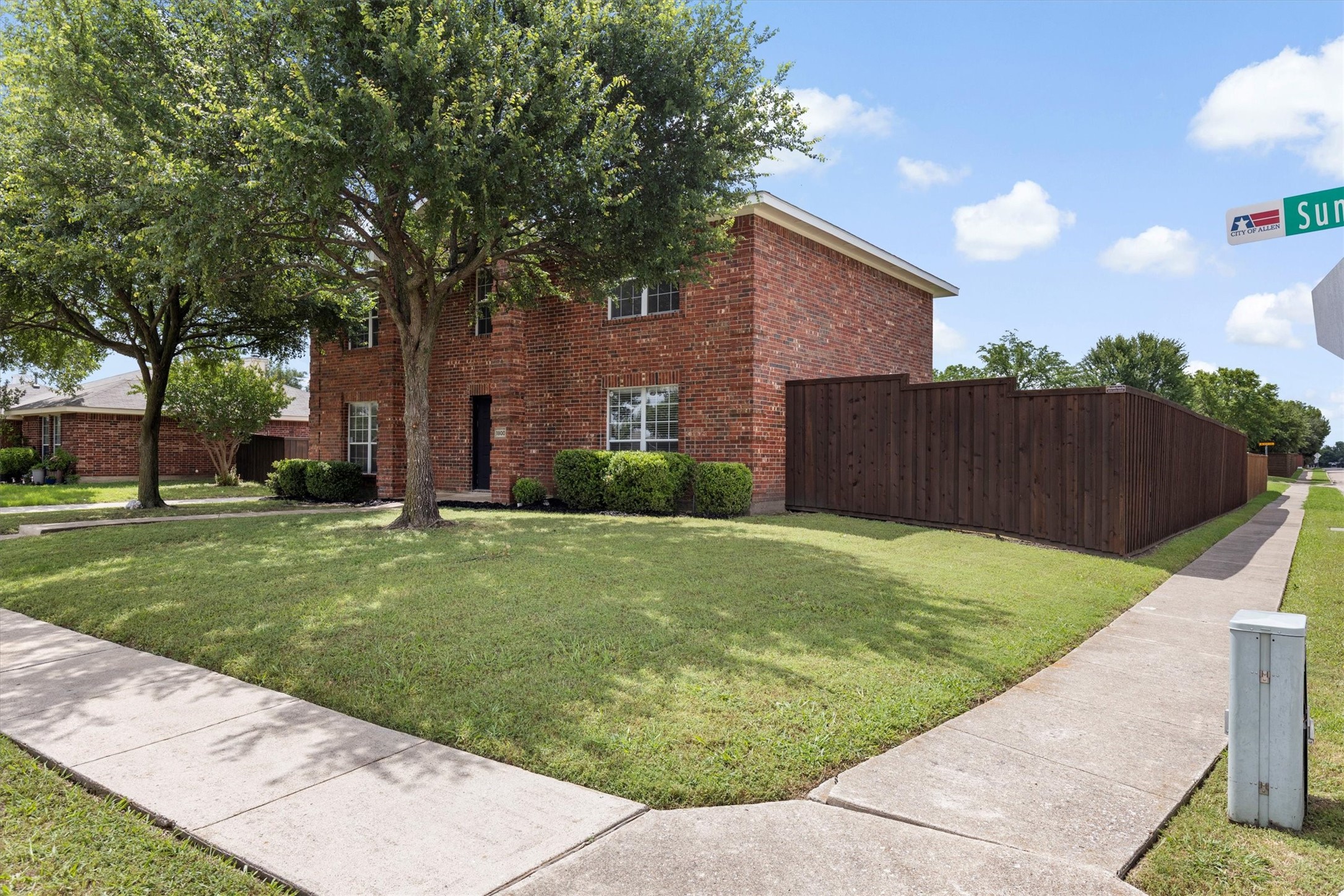 1800 Summer Glen Court