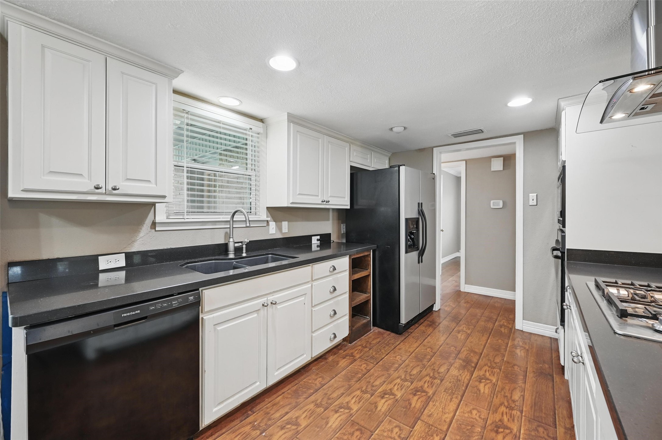 5413 Jerri Lane