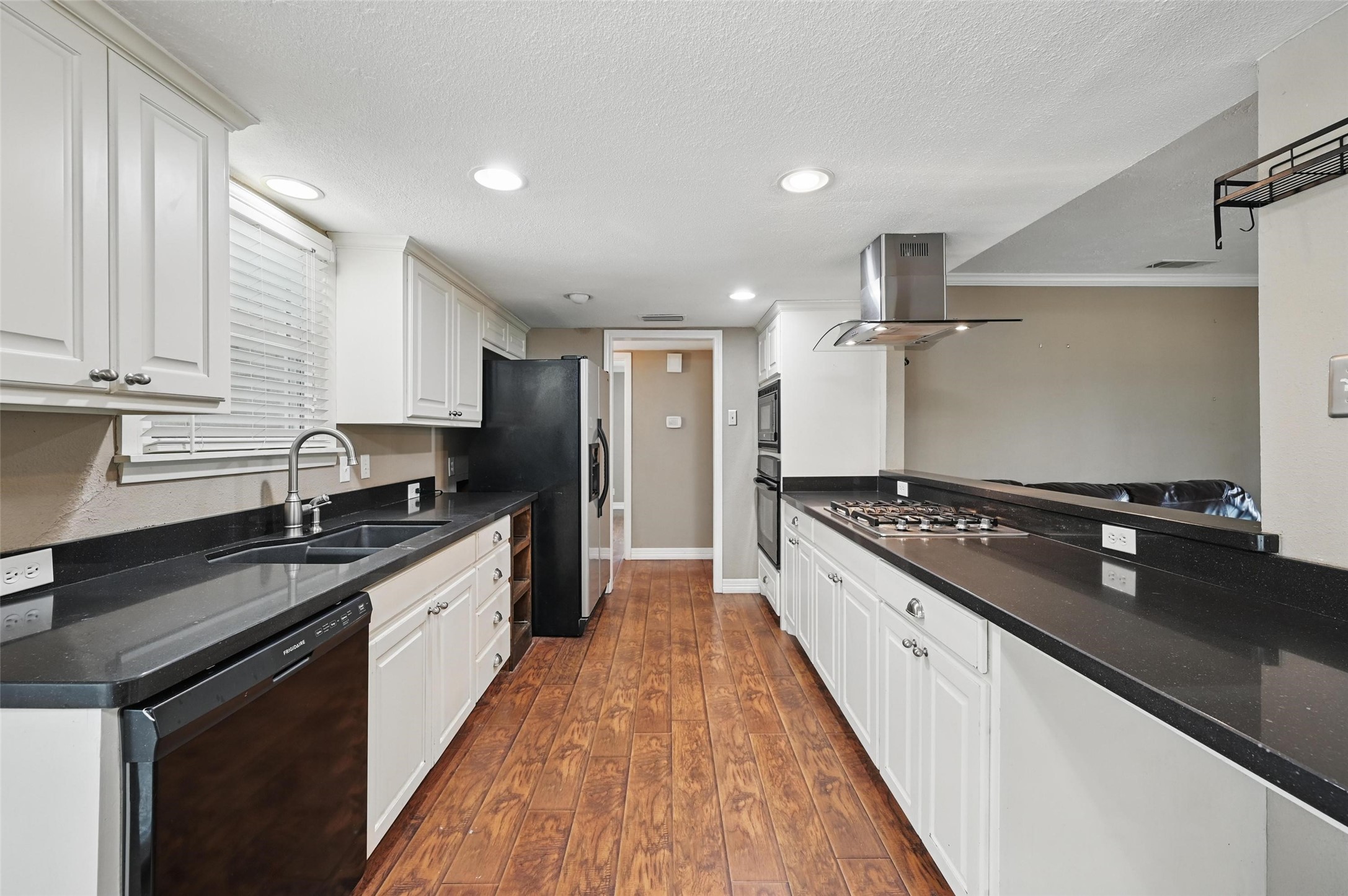 5413 Jerri Lane