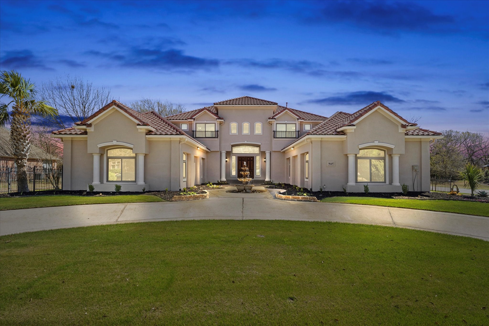 945 Deer Hollow Boulevard