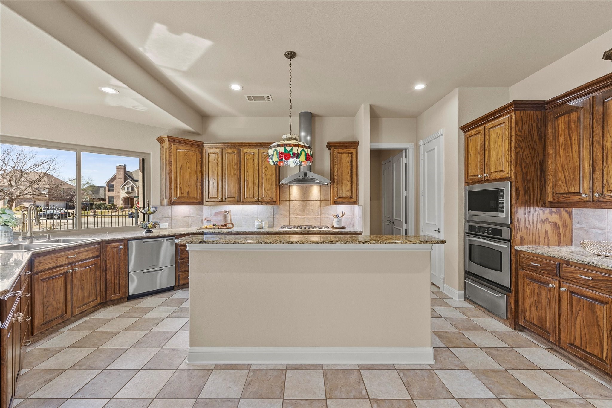 945 Deer Hollow Boulevard