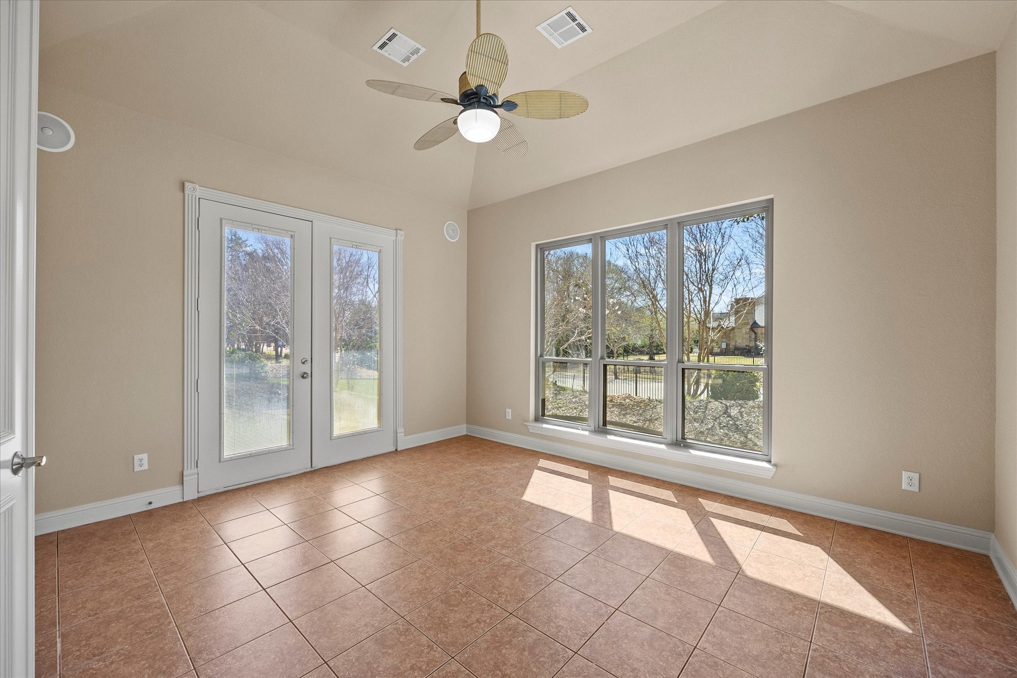 945 Deer Hollow Boulevard