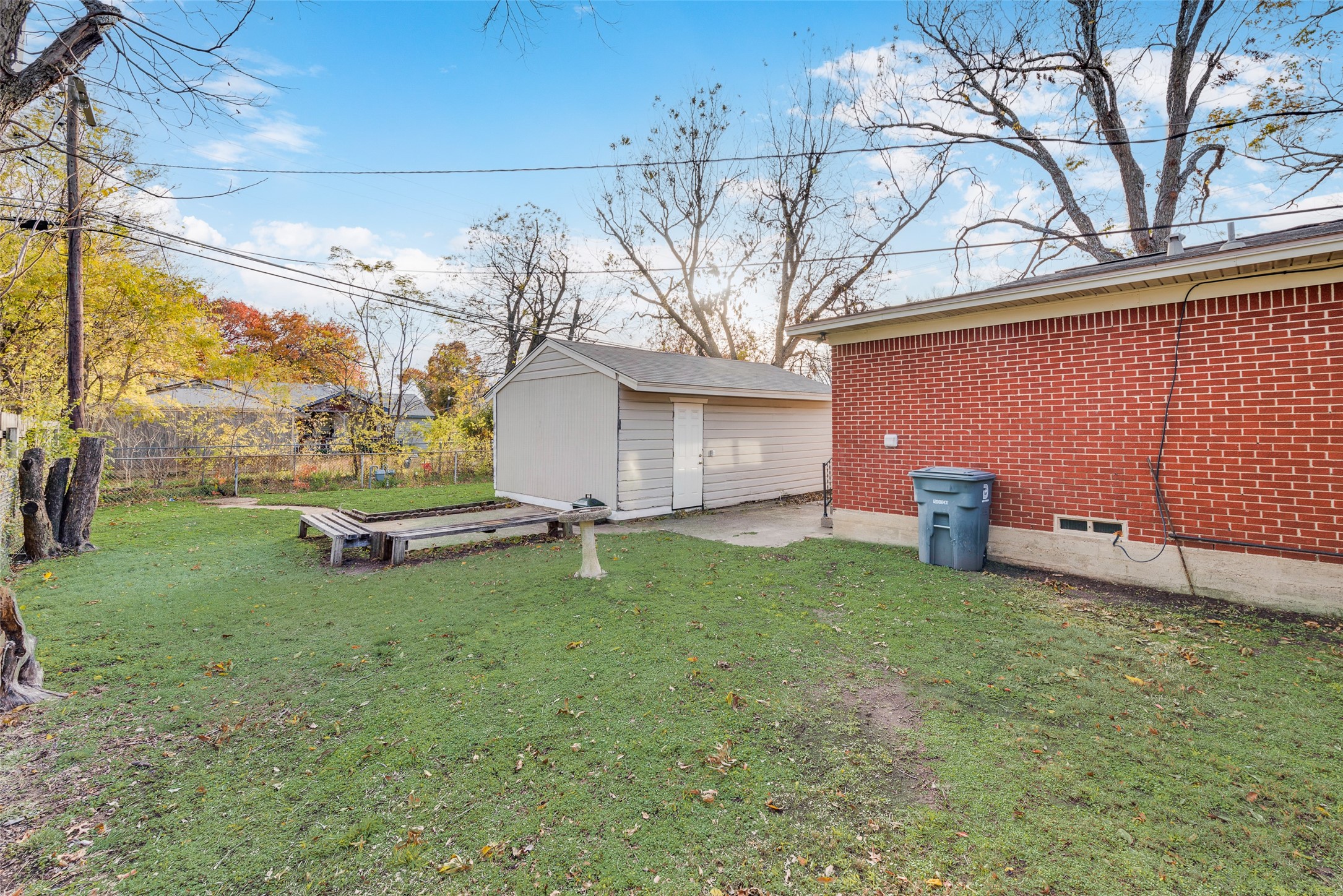 2302 Centerville Road