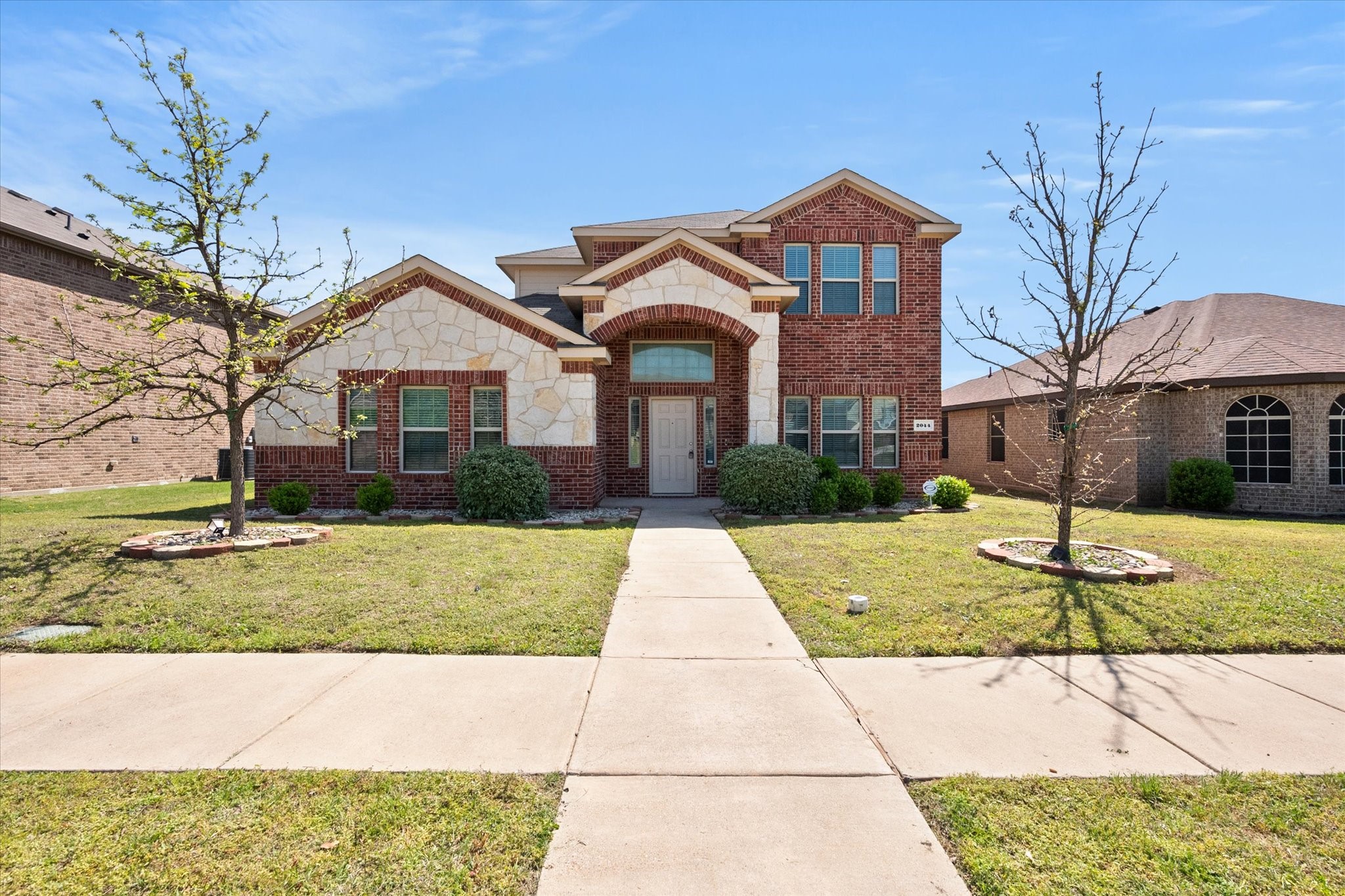 2044 Glen Hollow Drive