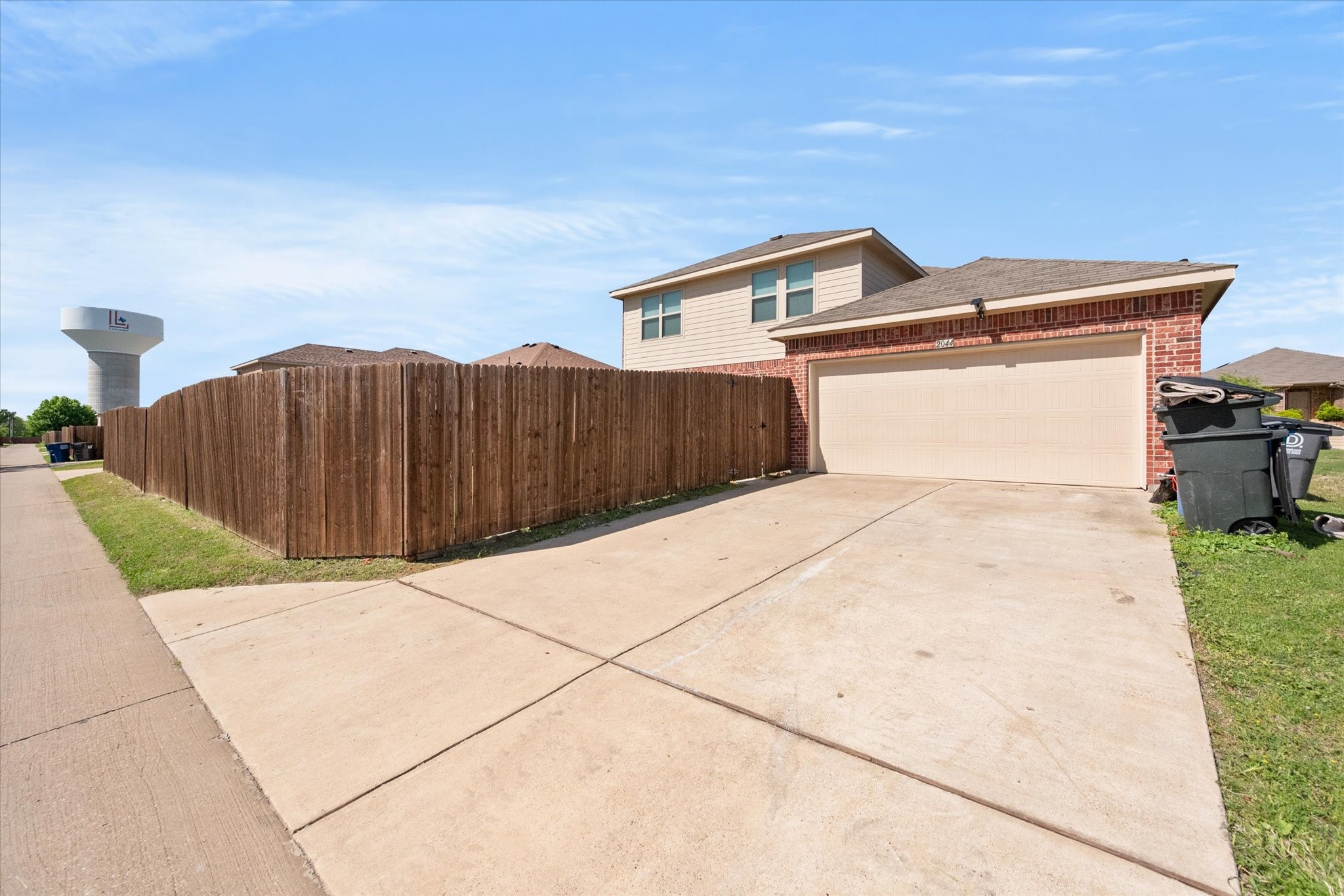2044 Glen Hollow Drive