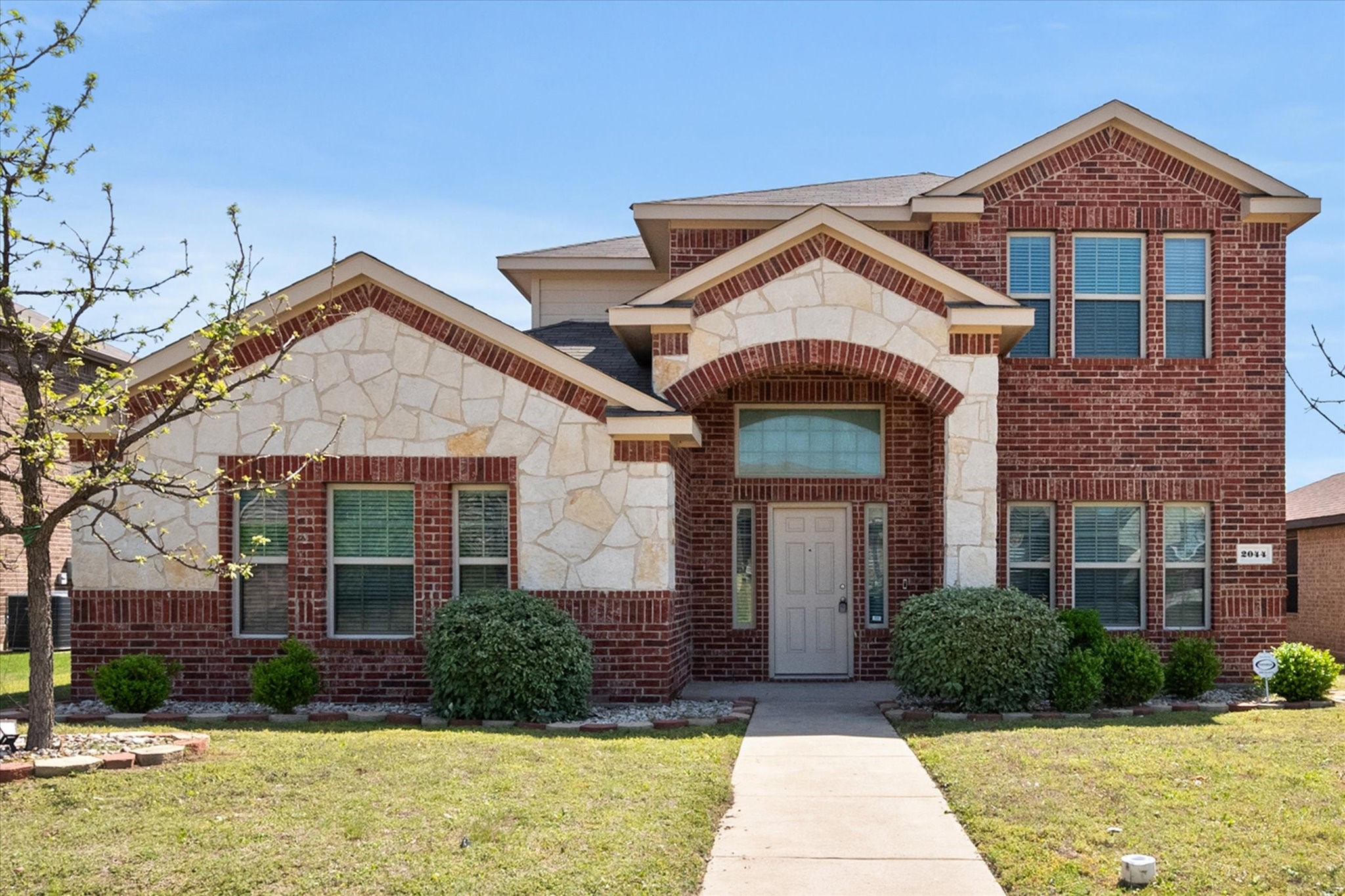 2044 Glen Hollow Drive