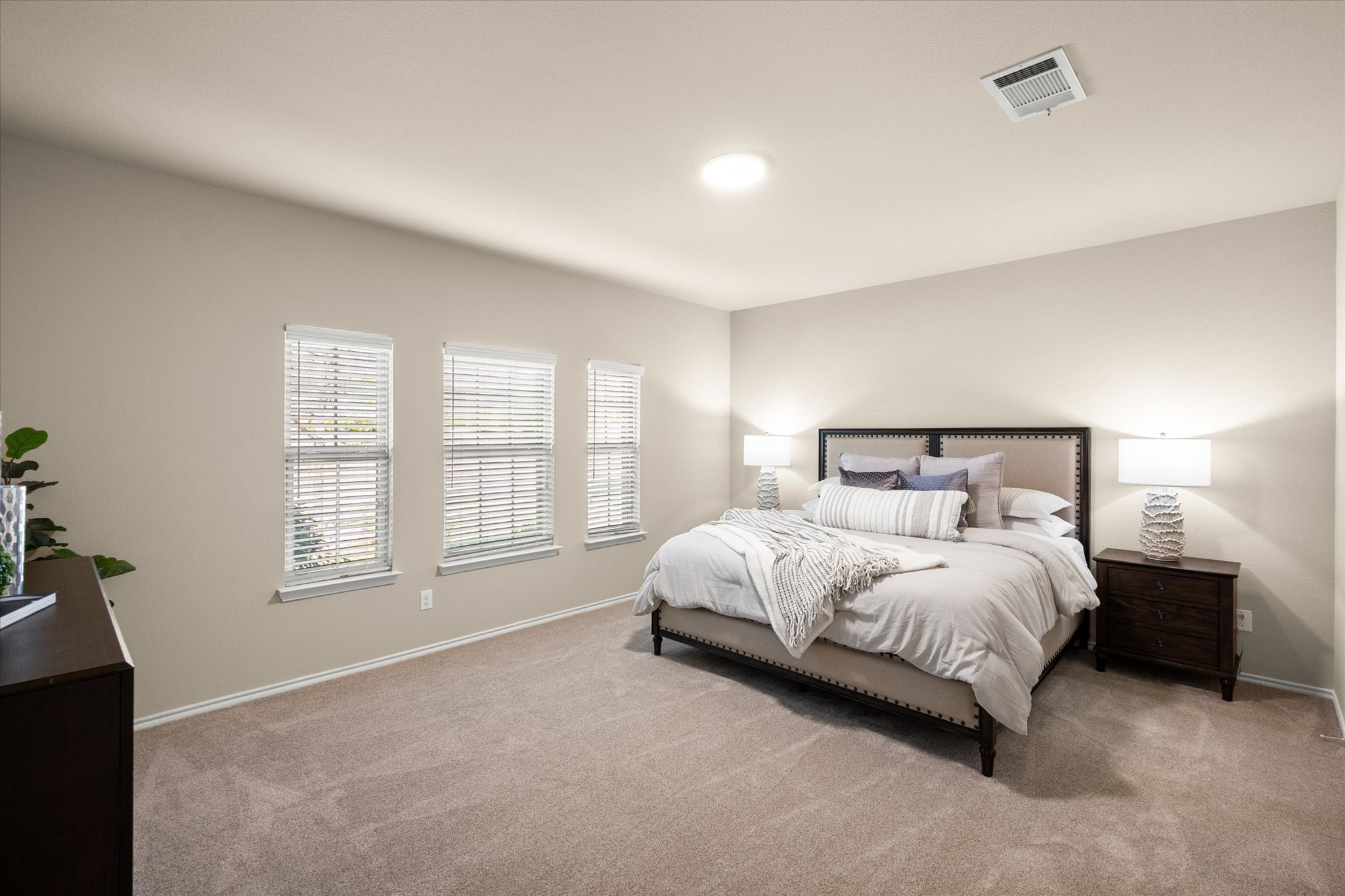 2044 Glen Hollow Drive