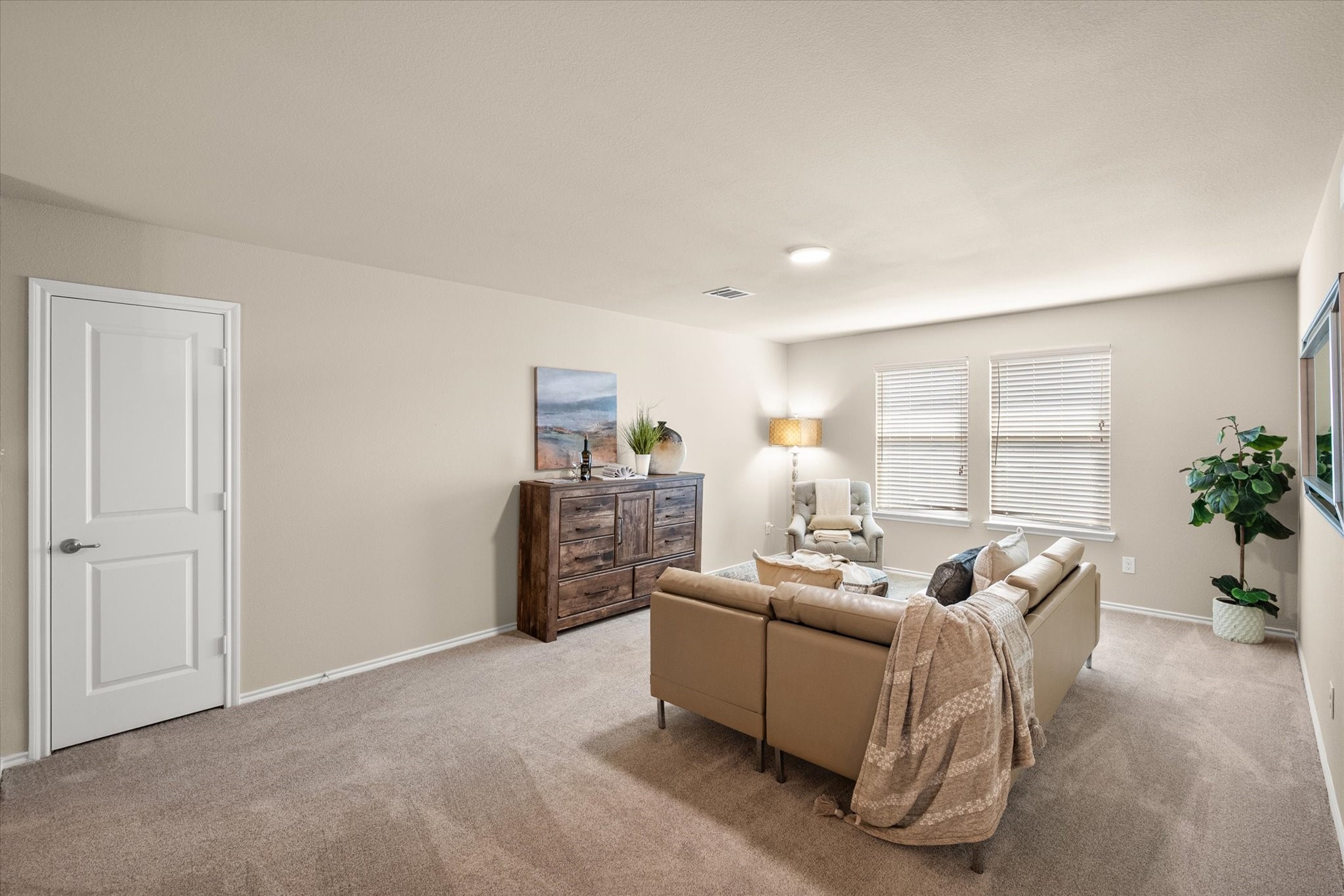 2044 Glen Hollow Drive