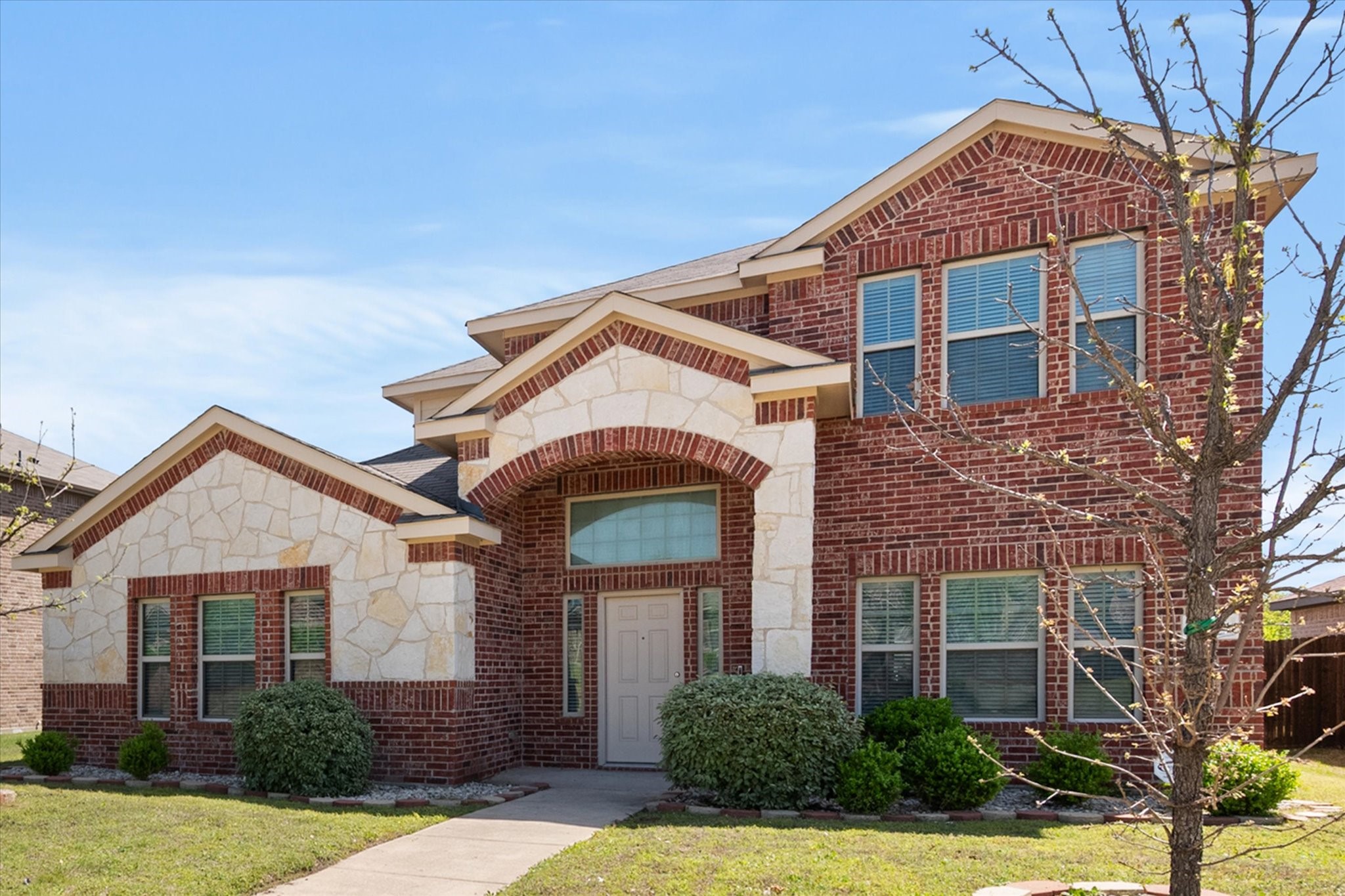 2044 Glen Hollow Drive