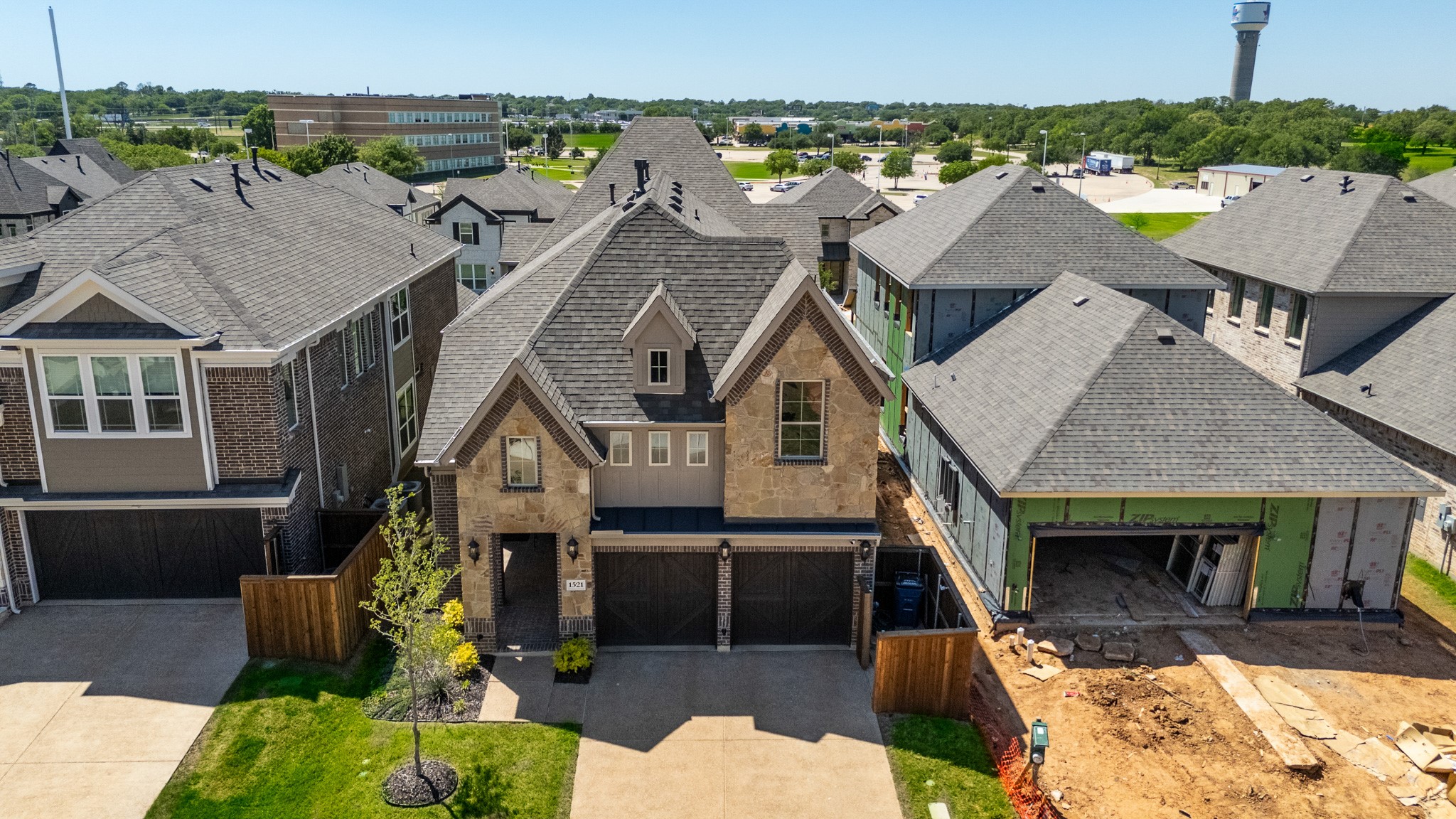 1521 Pirene Alley