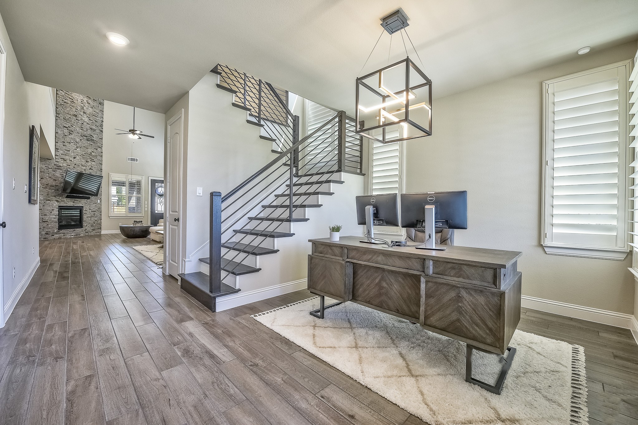 1521 Pirene Alley