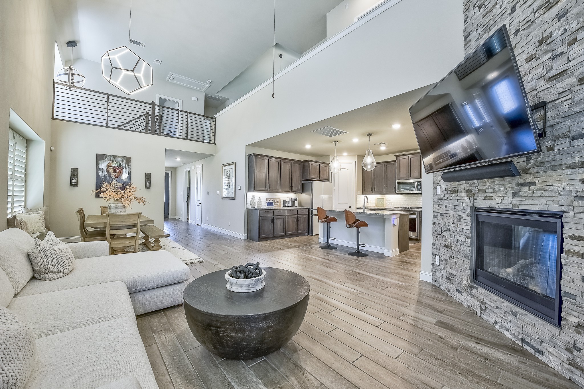 1521 Pirene Alley