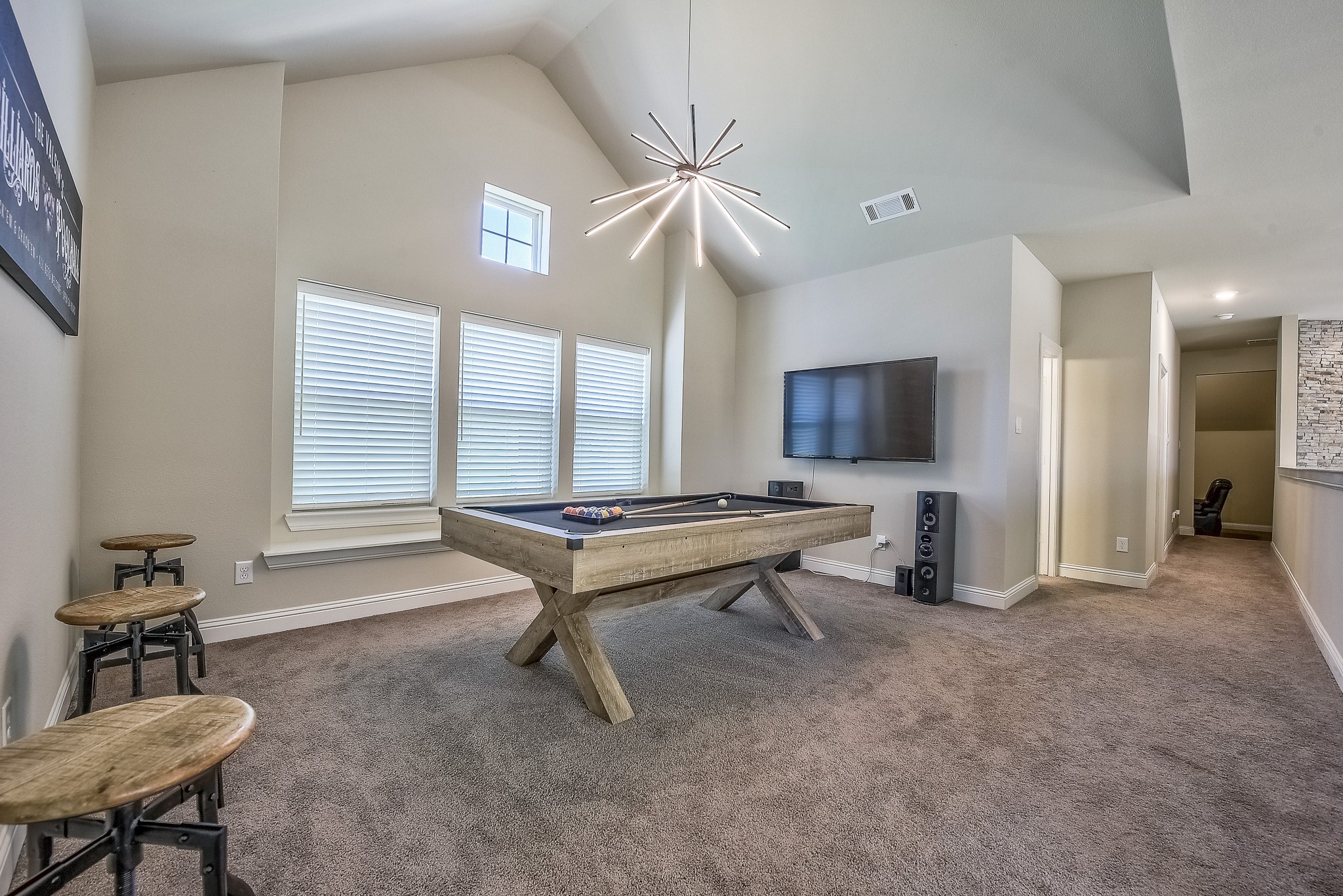 1521 Pirene Alley