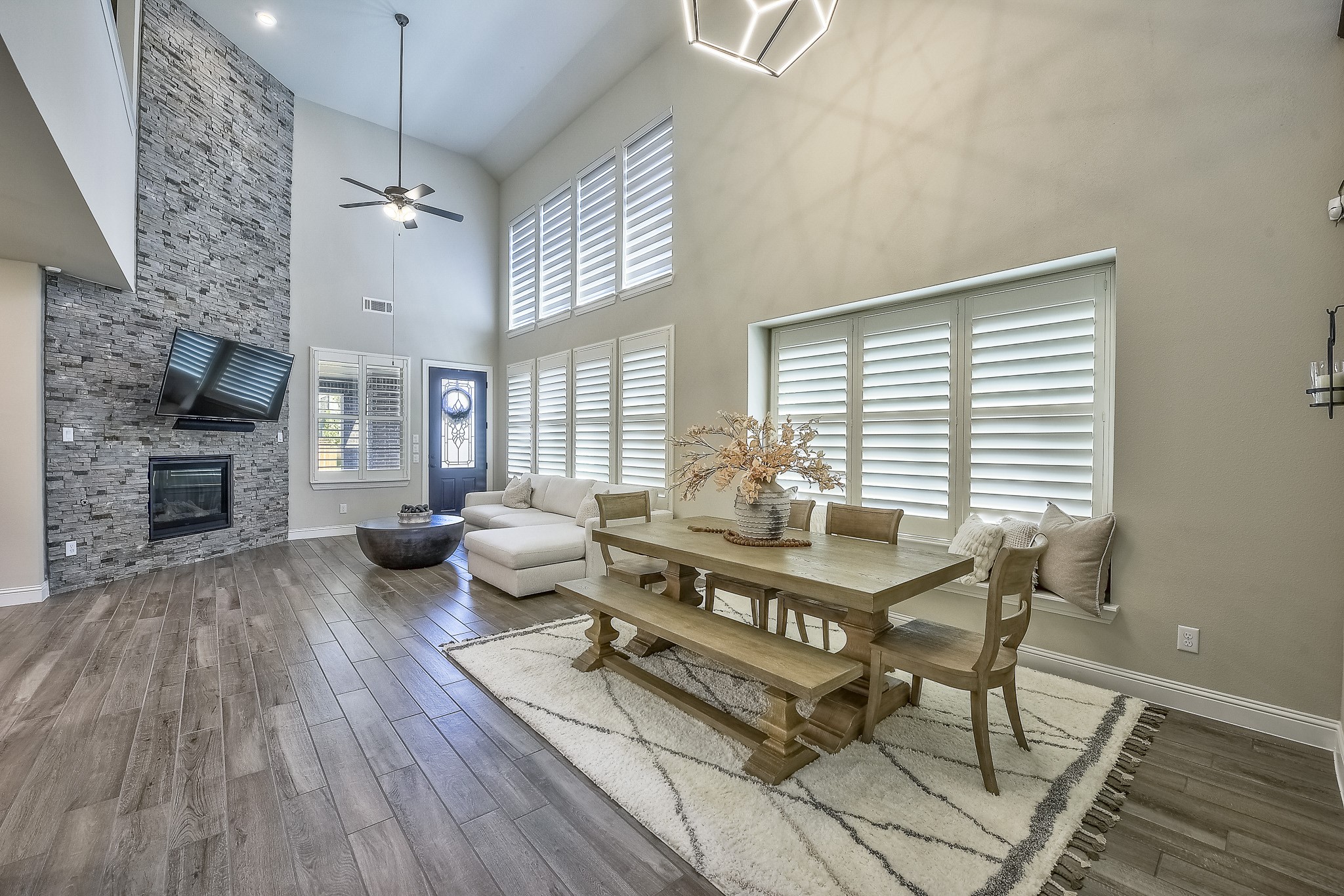 1521 Pirene Alley