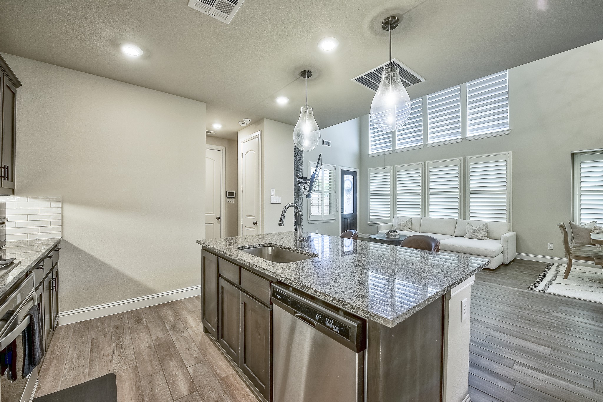 1521 Pirene Alley