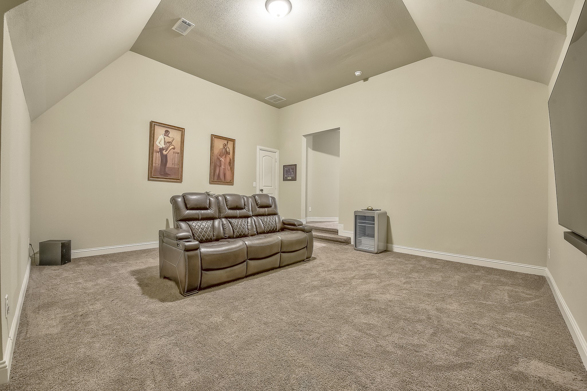 1521 Pirene Alley