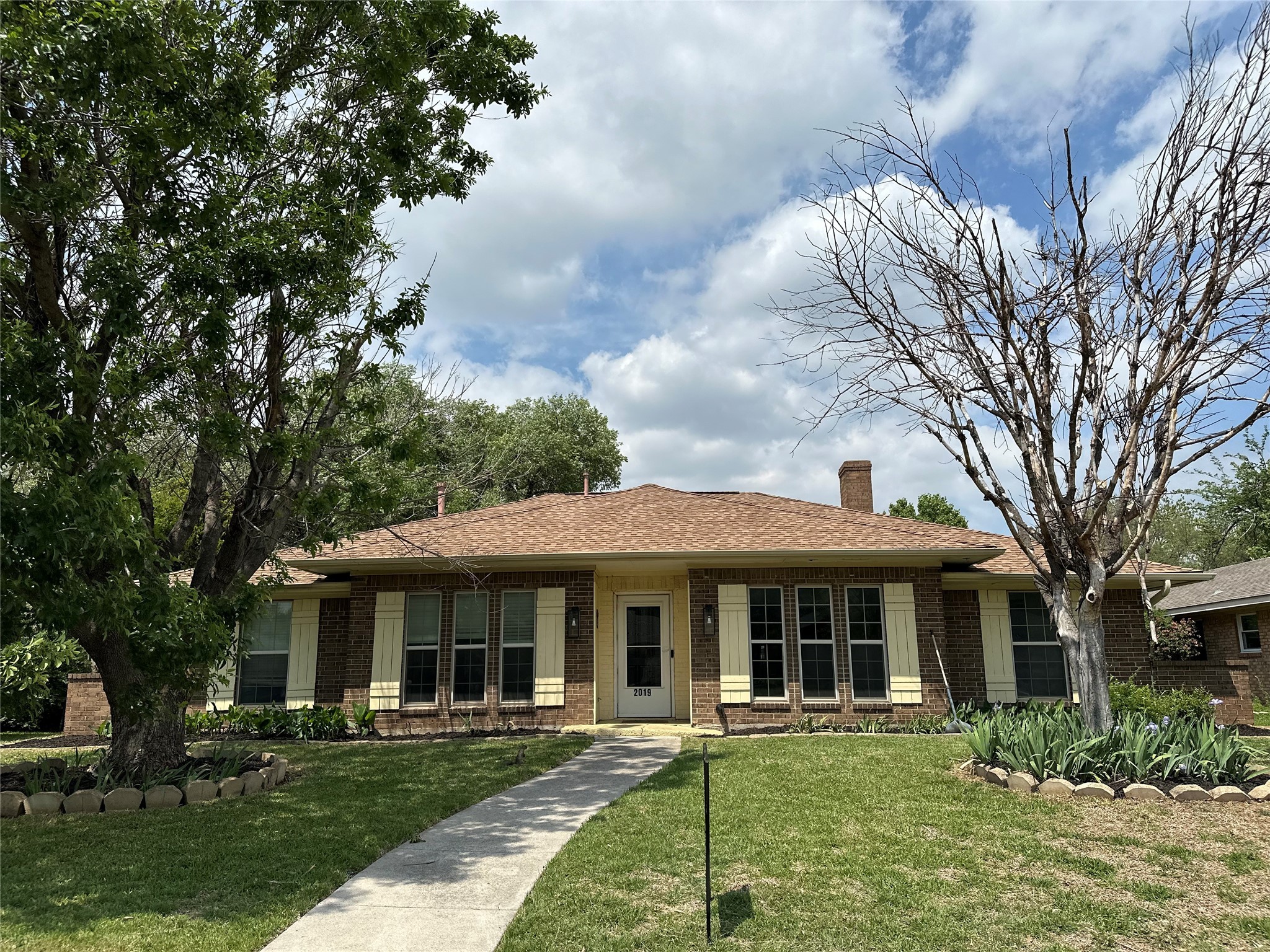 2019 Mistletoe Dr