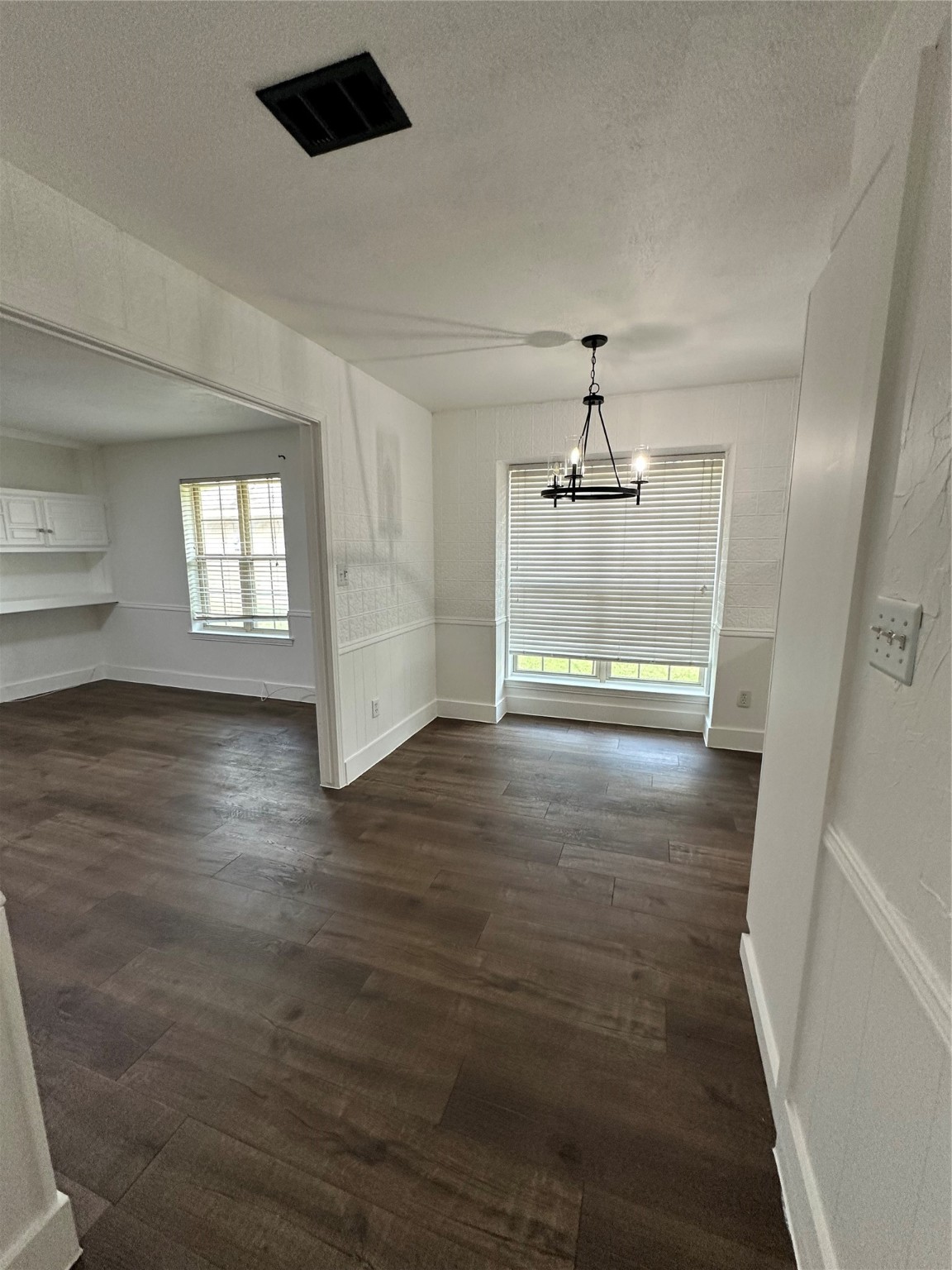 2019 Mistletoe Dr