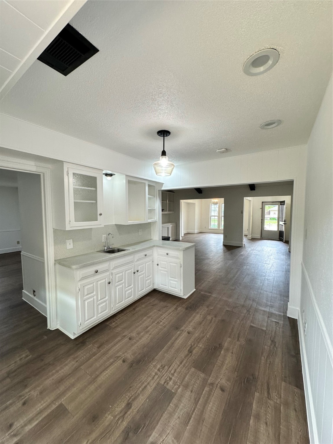 2019 Mistletoe Dr