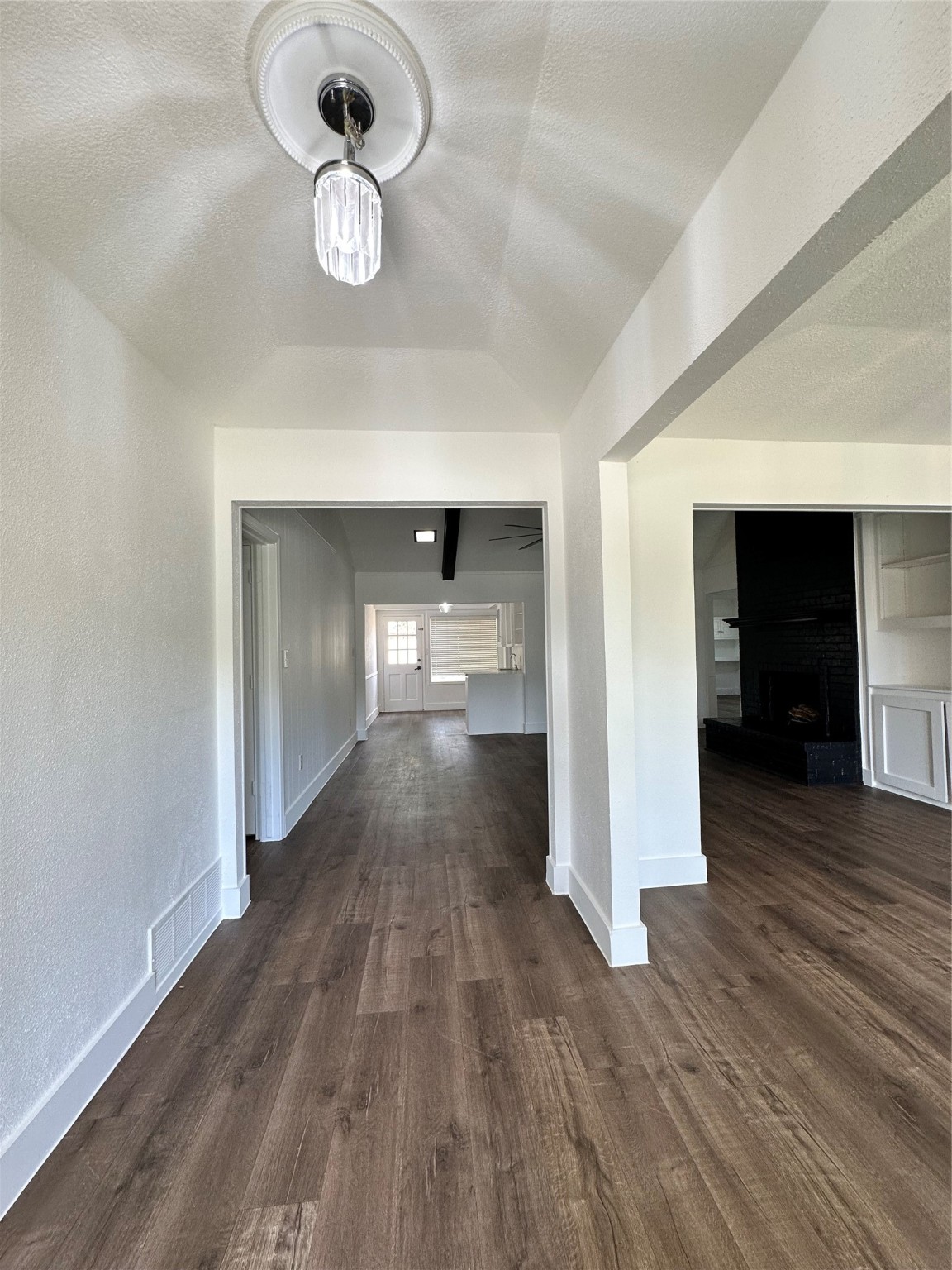 2019 Mistletoe Dr