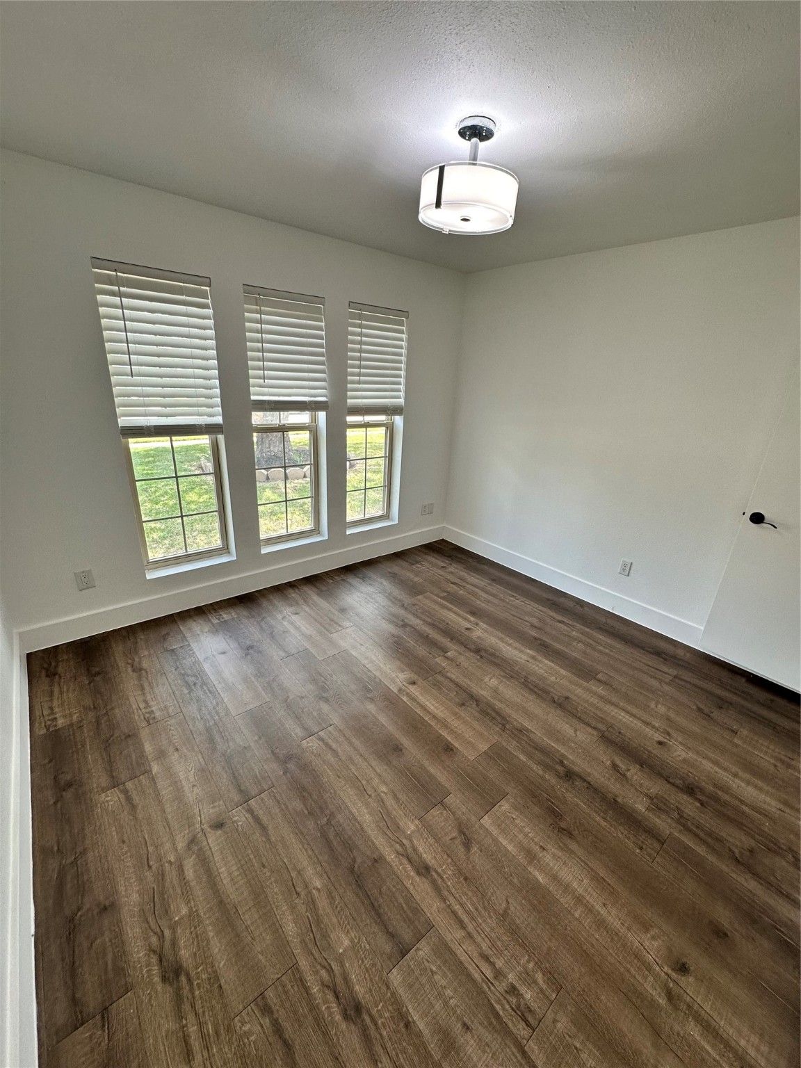 2019 Mistletoe Dr