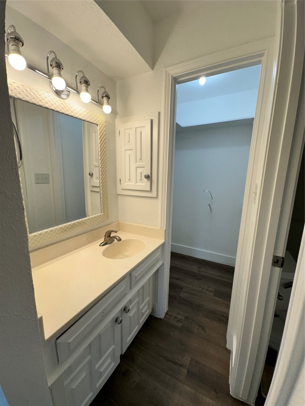 2019 Mistletoe Dr