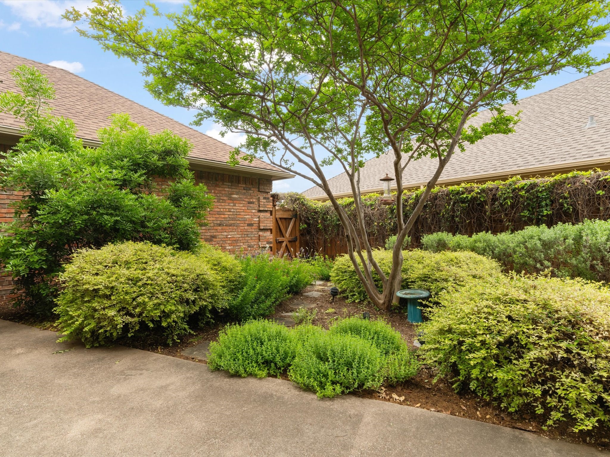 6916 April Way Circle