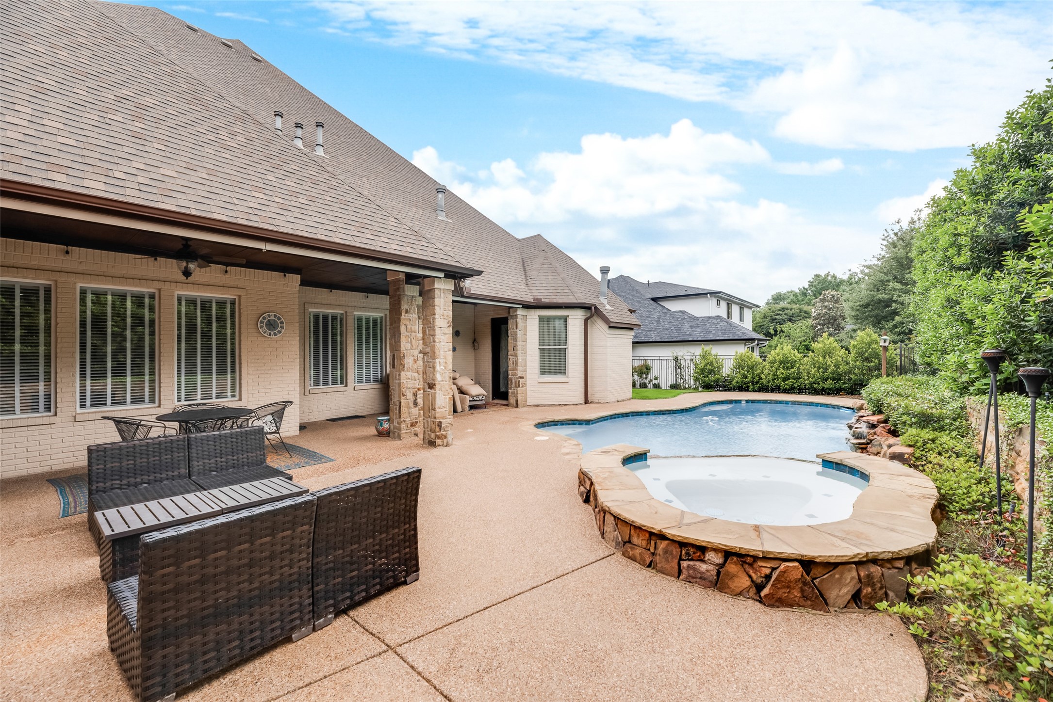 6710 Vines Court