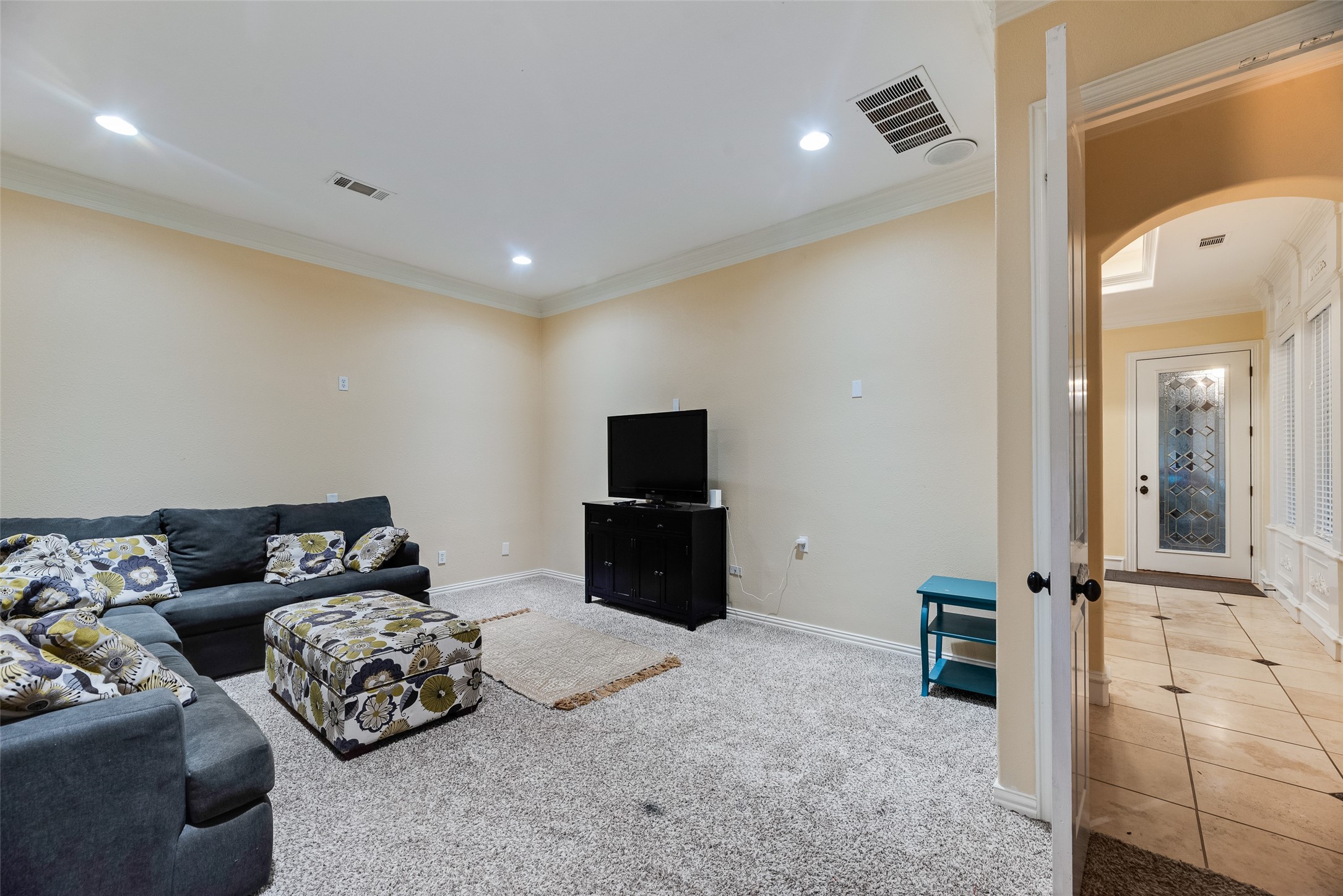 6710 Vines Court