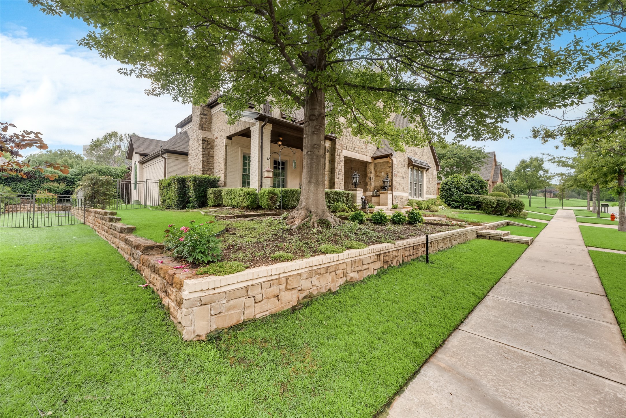 6710 Vines Court