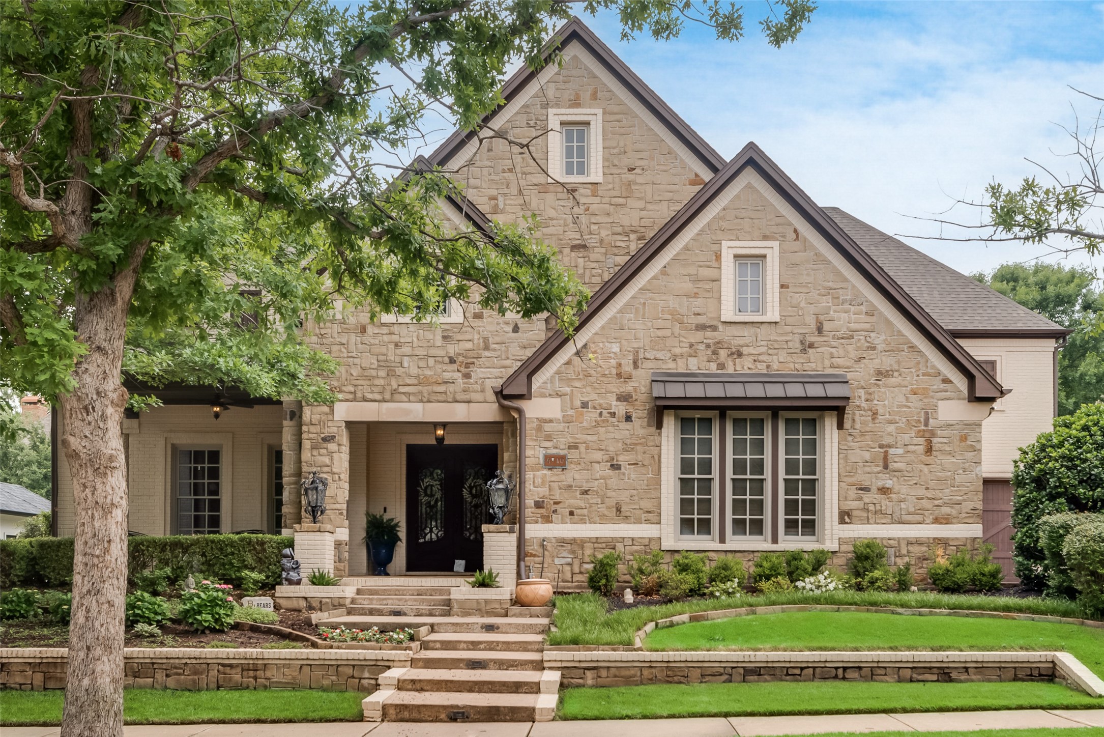 6710 Vines Court