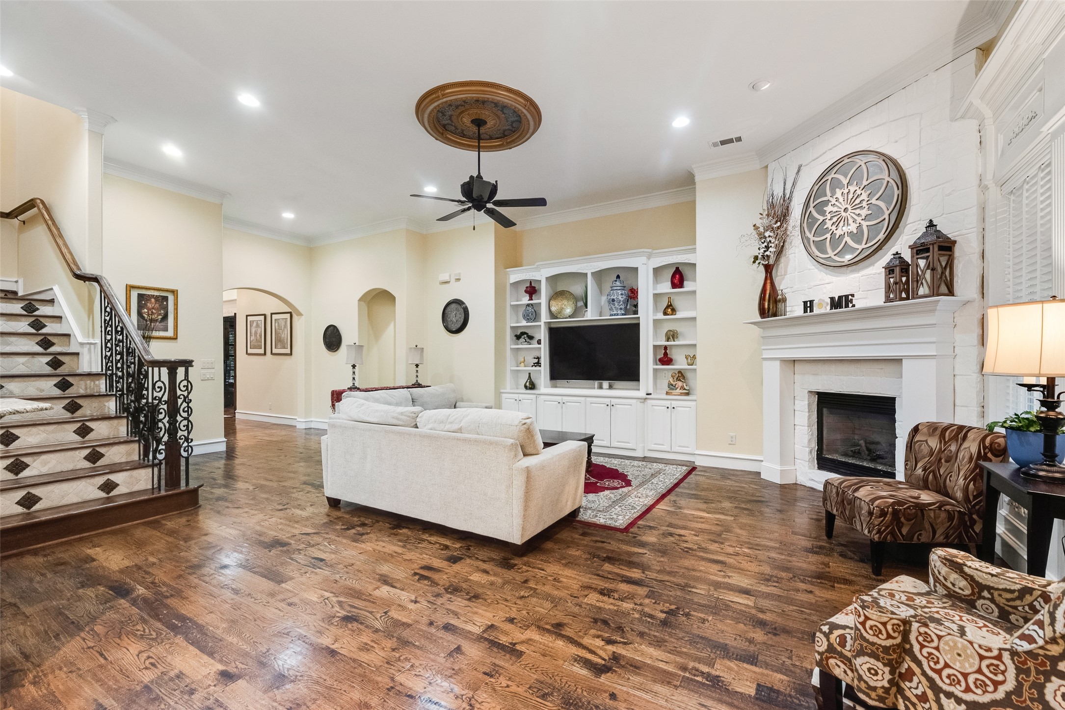 6710 Vines Court