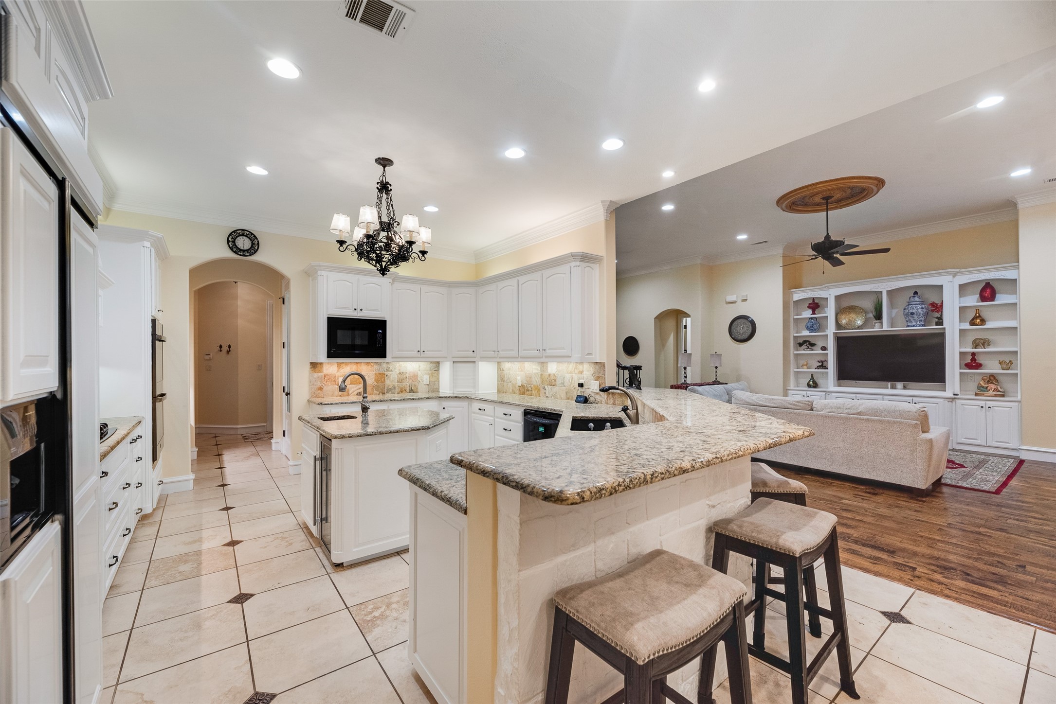 6710 Vines Court