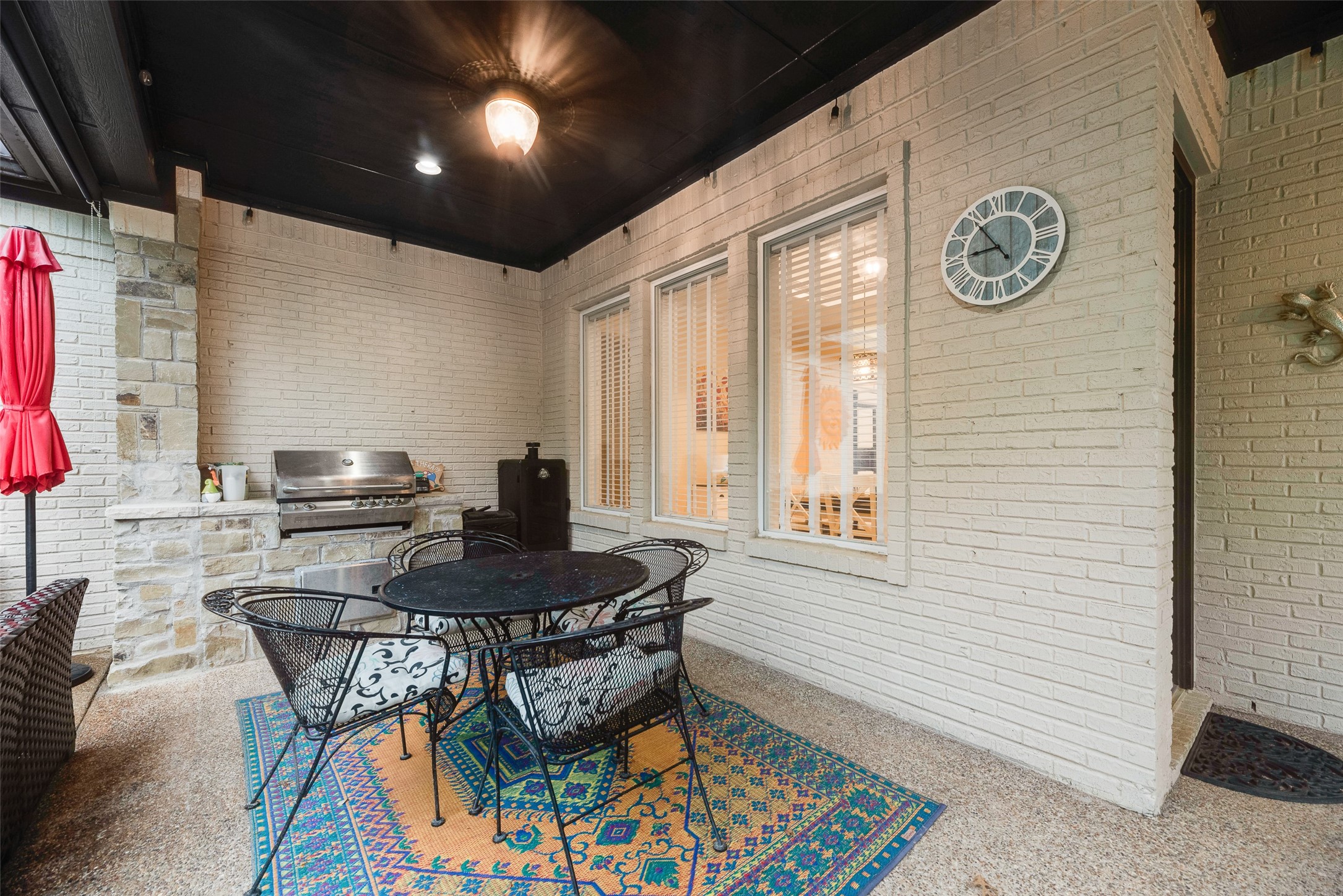 6710 Vines Court