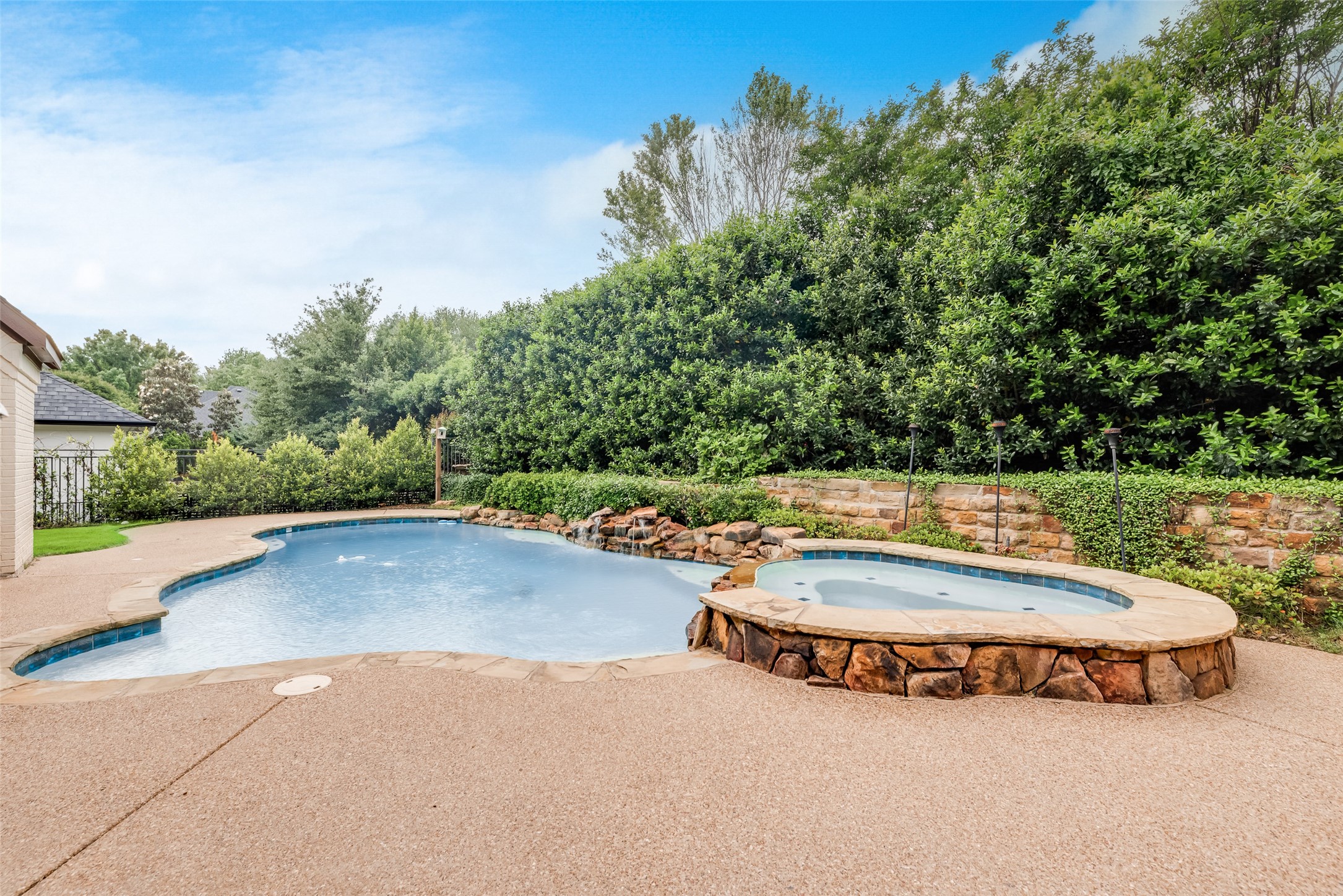 6710 Vines Court