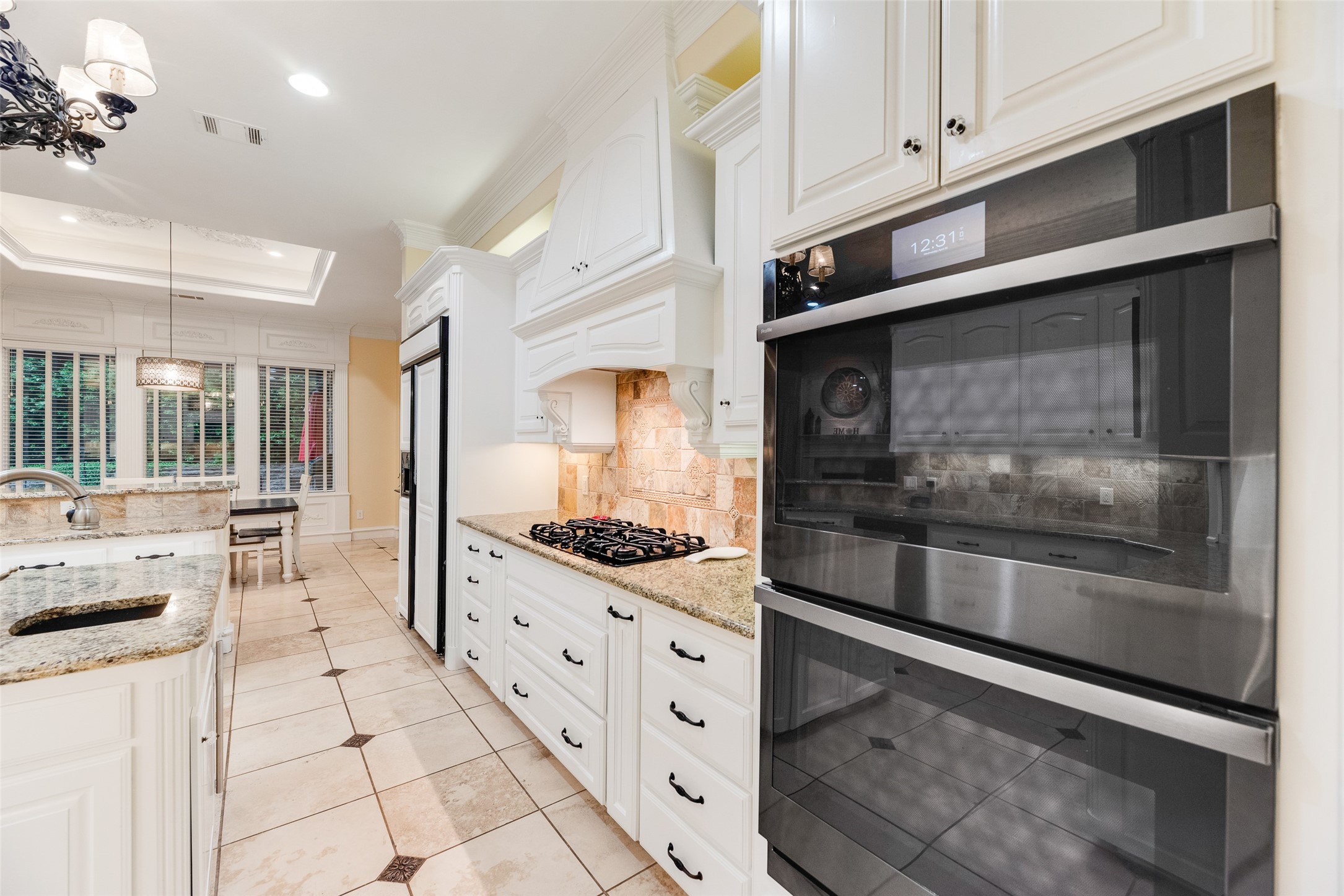 6710 Vines Court
