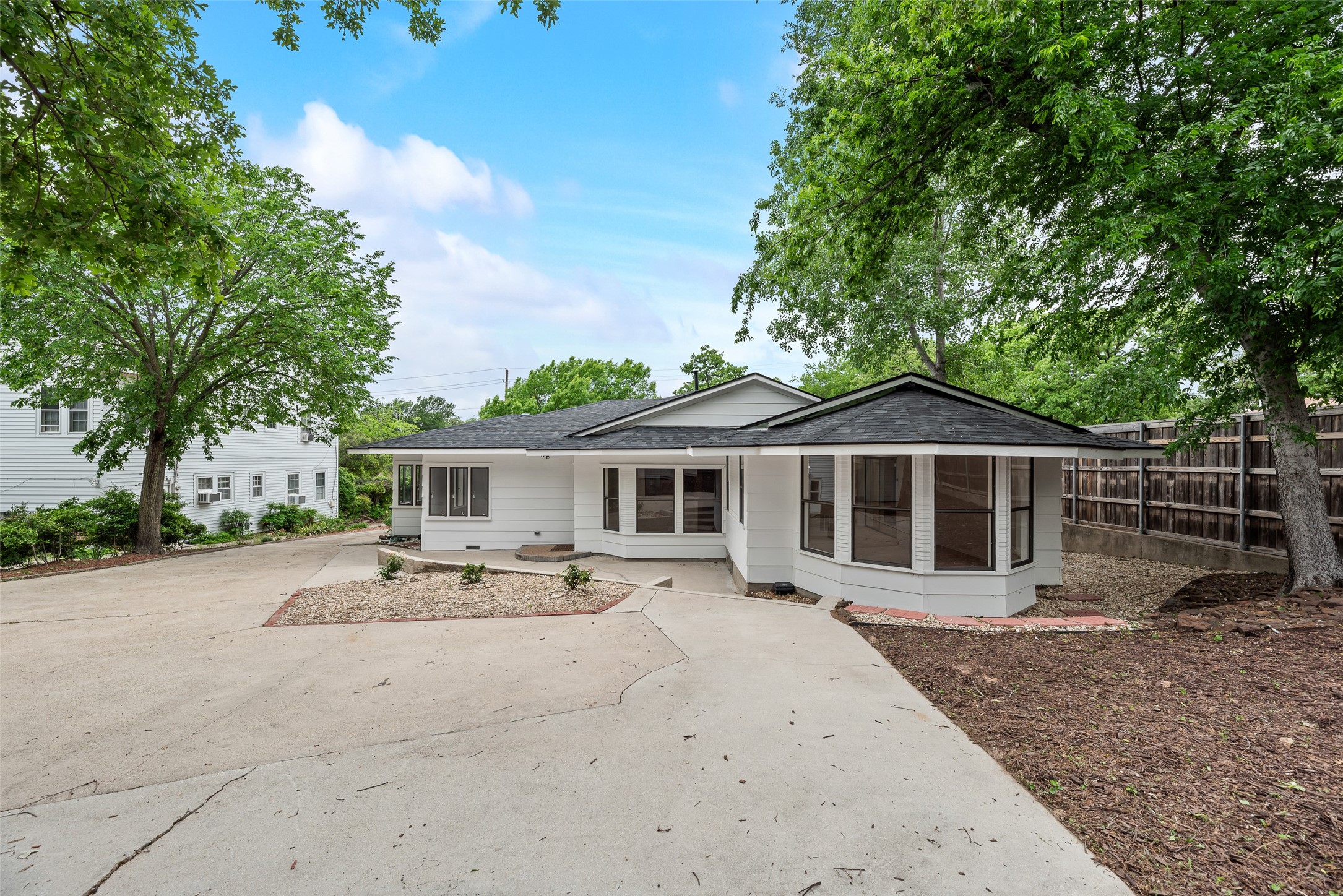 2110 N Locust Street