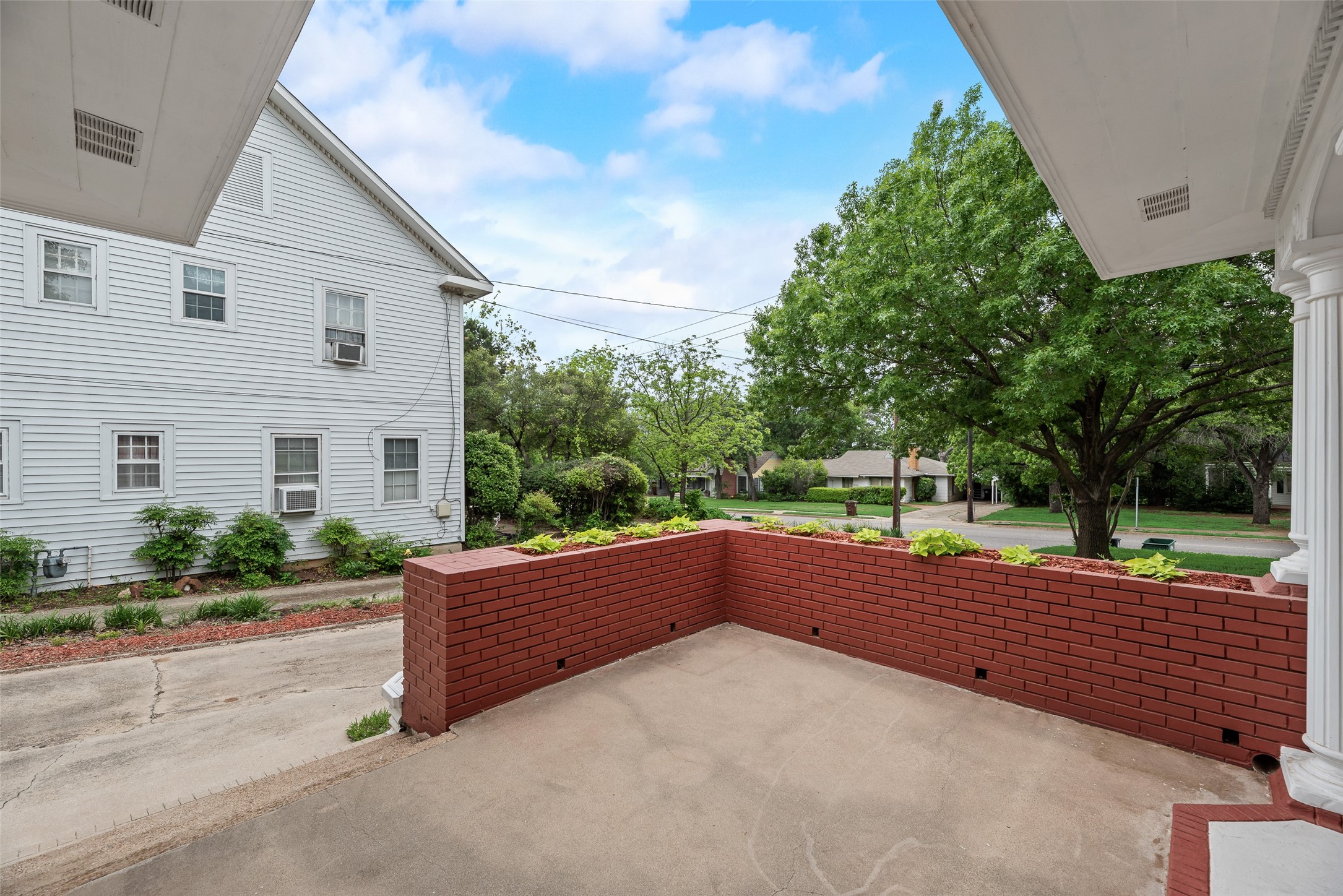 2110 N Locust Street