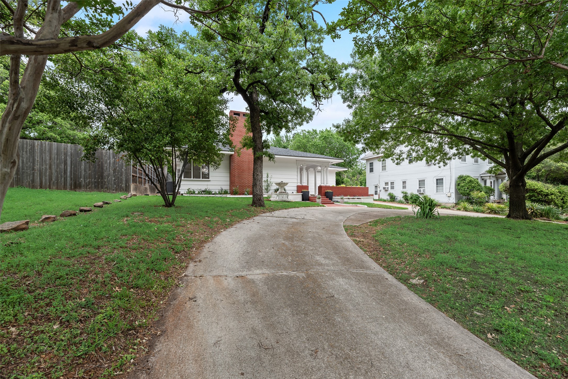 2110 N Locust Street
