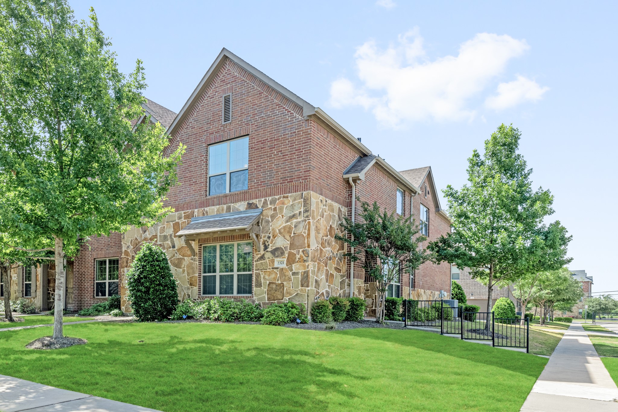 2321 Jameson Lane