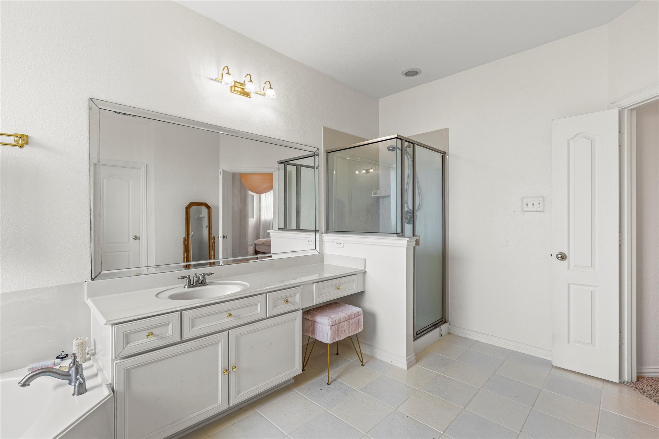 16012 Alvarado Drive