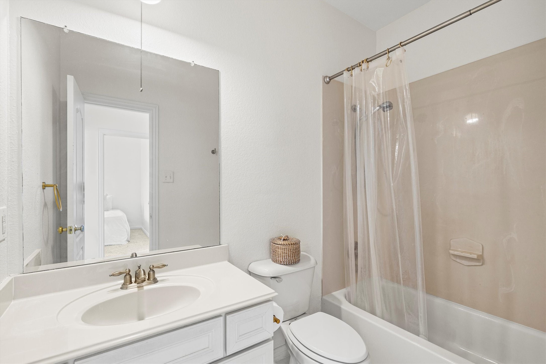 16012 Alvarado Drive