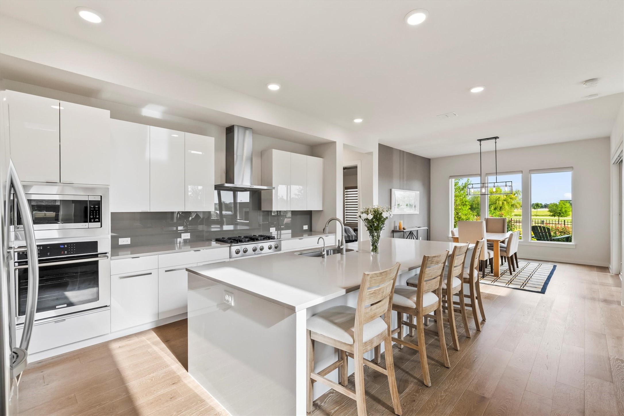 4031 Woodbine Lane
