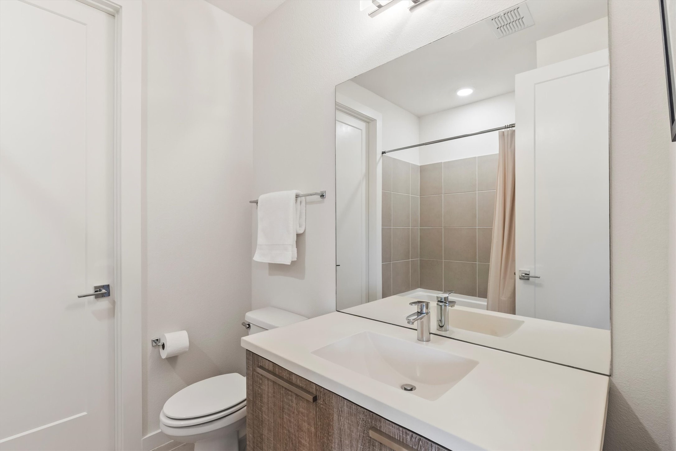 4031 Woodbine Lane