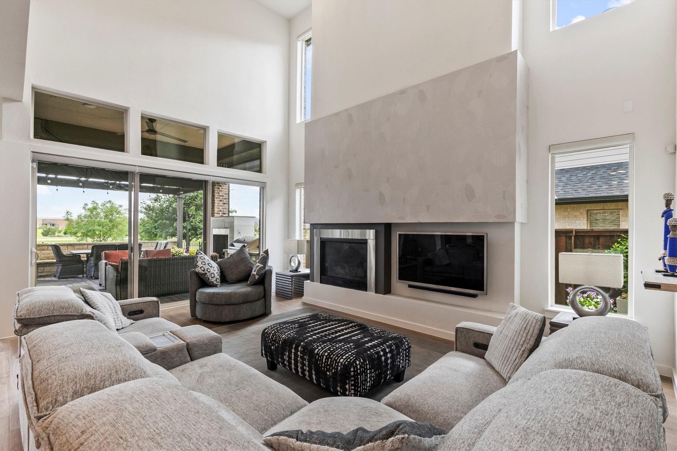 4031 Woodbine Lane