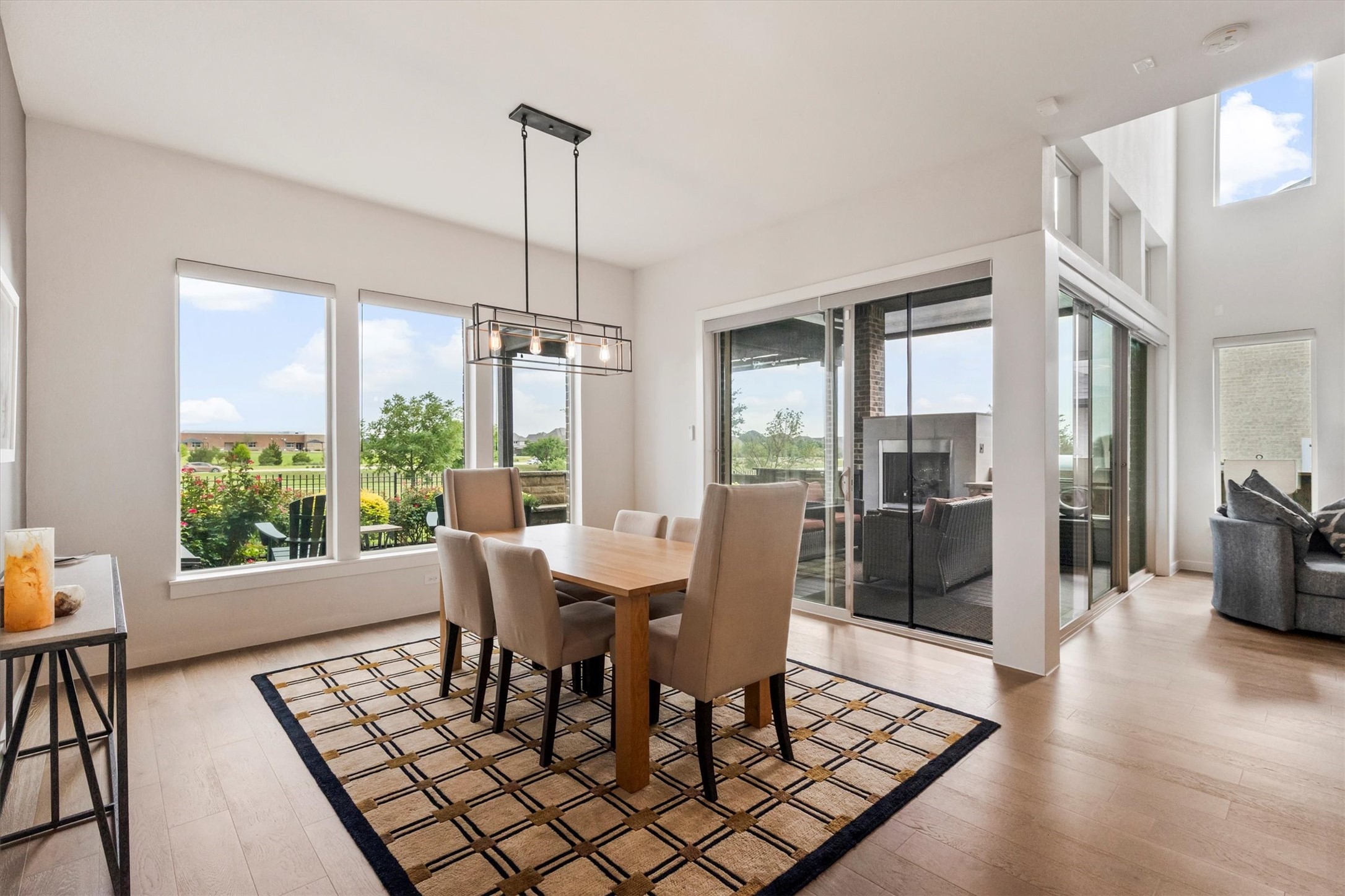 4031 Woodbine Lane