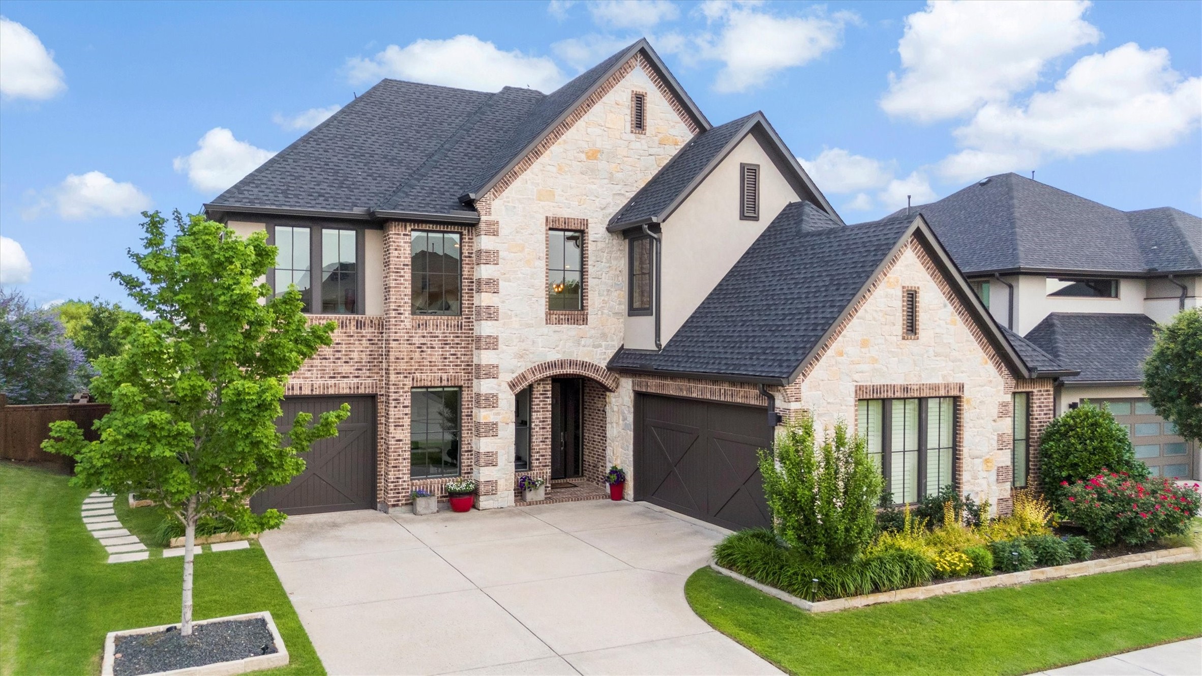 4031 Woodbine Lane