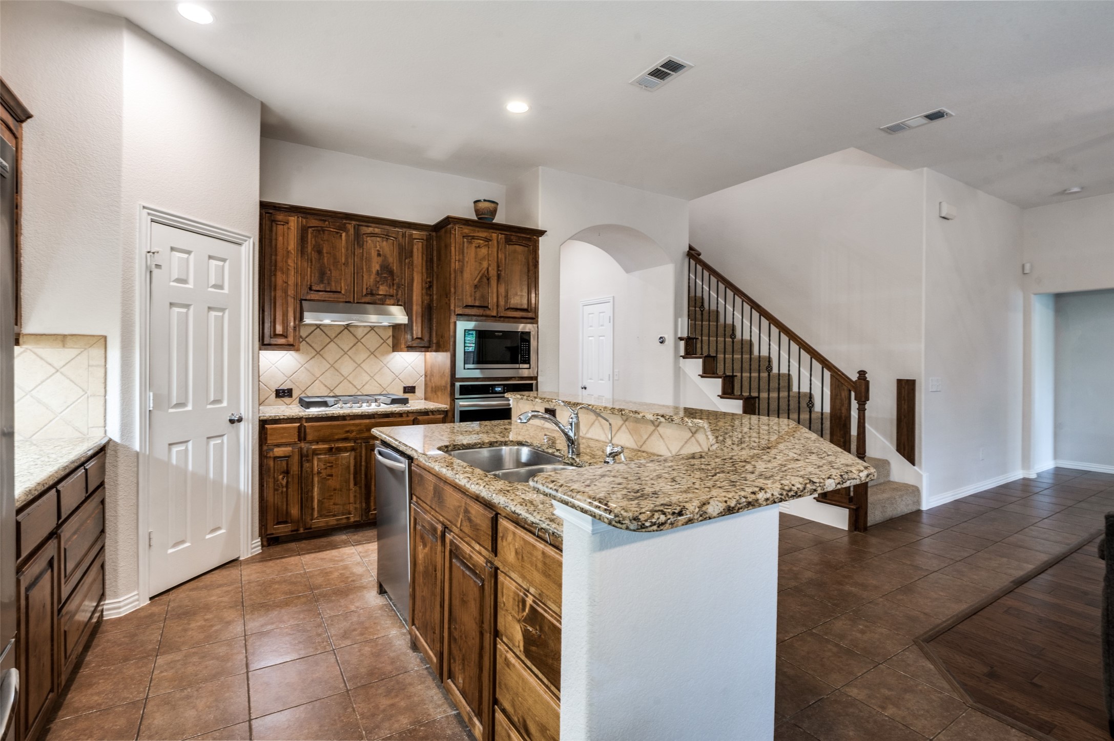 7601 Willowbend Drive